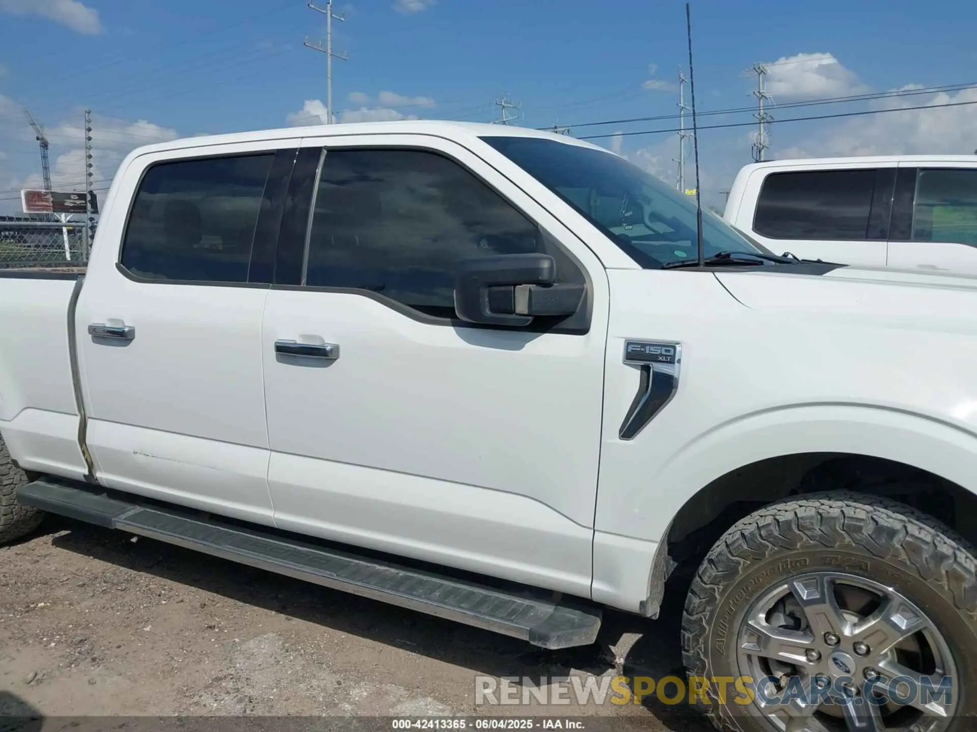 13 Photograph of a damaged car 1FTFW1E84MFC72714 FORD F-150 2021