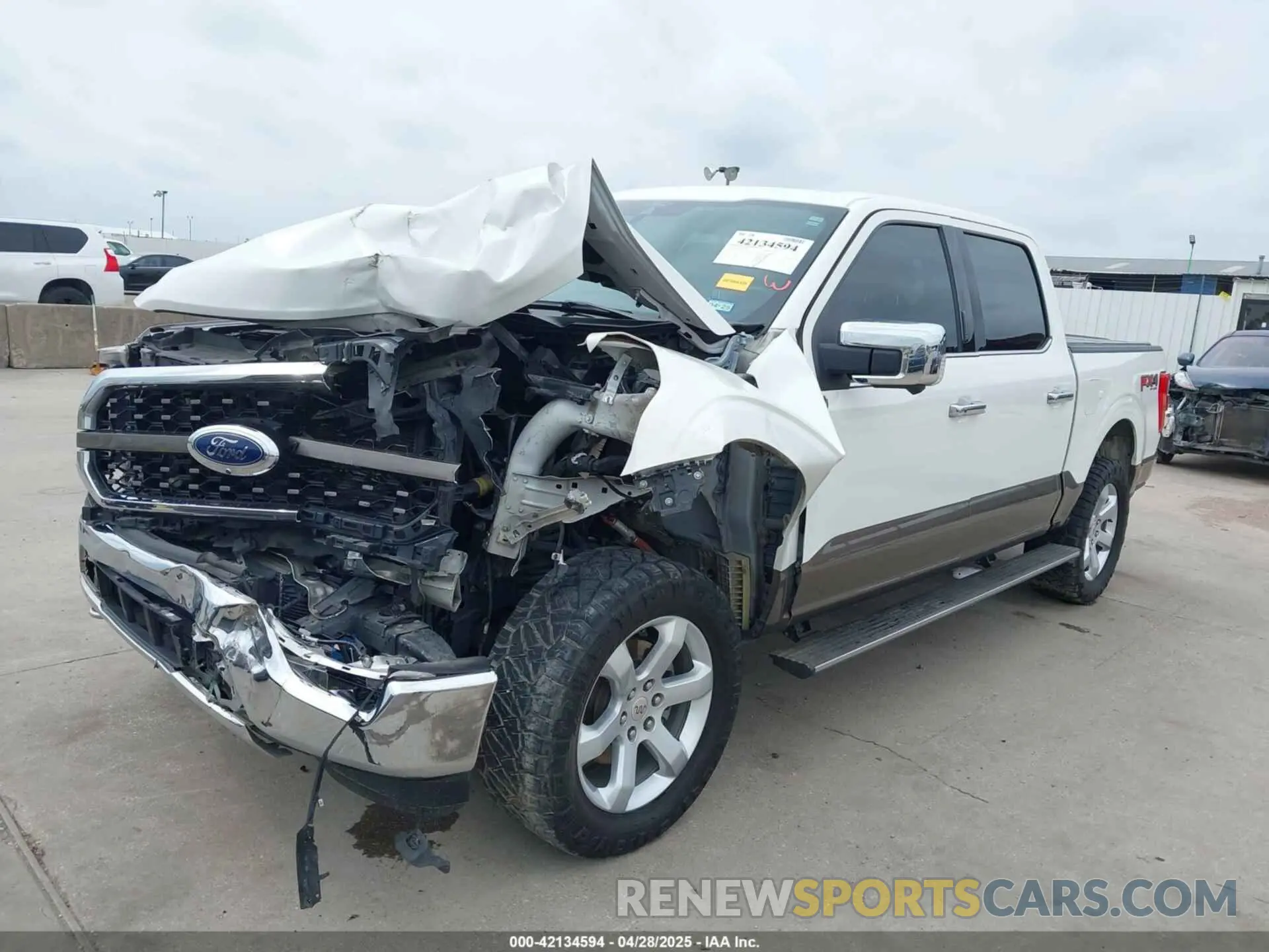 2 Photograph of a damaged car 1FTFW1E87MFA25820 FORD F-150 2021