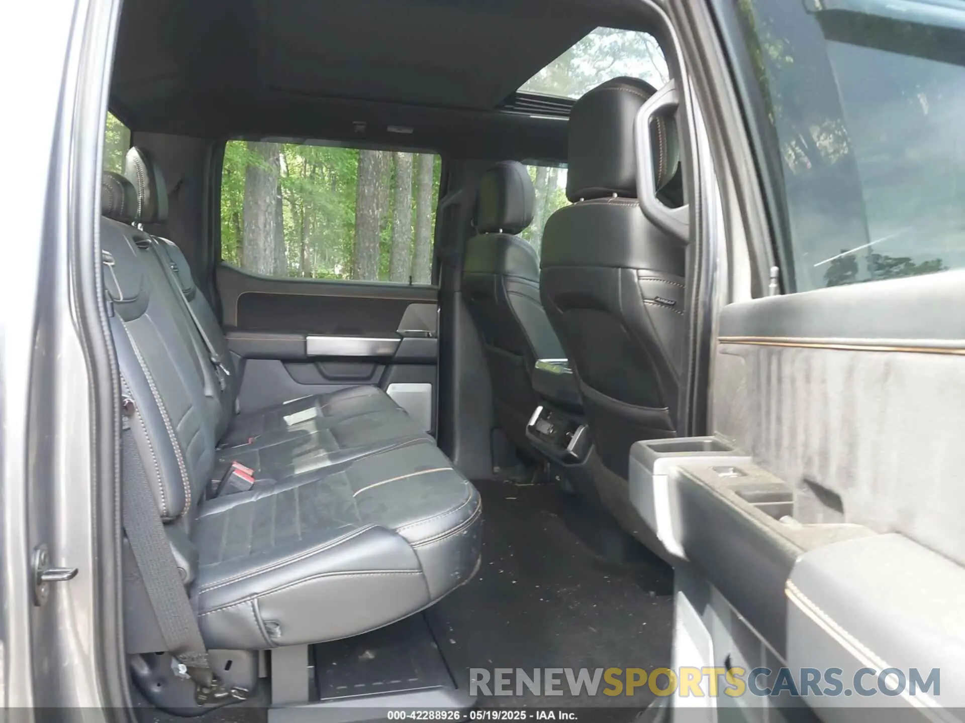 8 Photograph of a damaged car 1FTFW1E87MFC59701 FORD F-150 2021