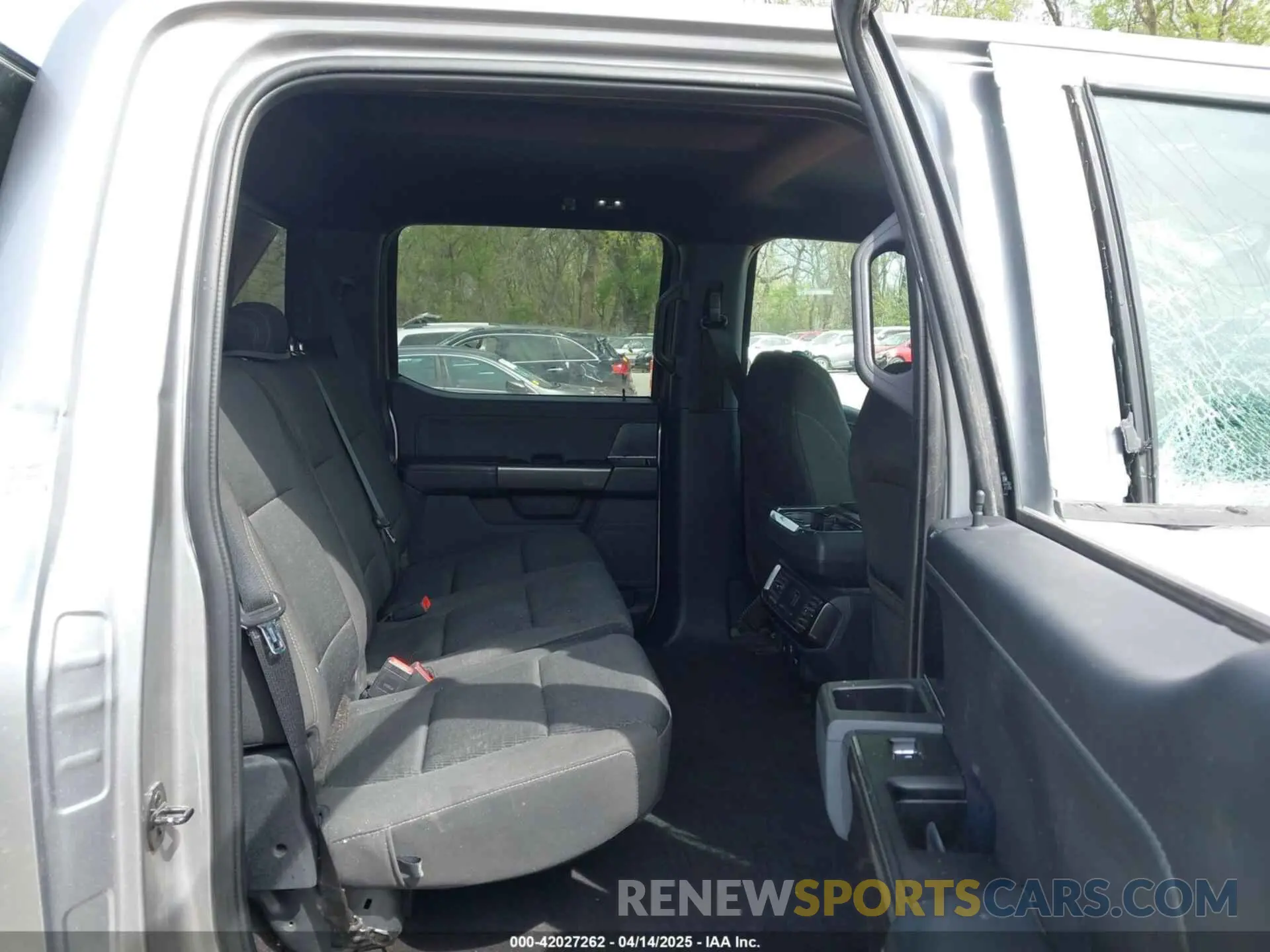 8 Photograph of a damaged car 1FTFW1ED5MFB00611 FORD F-150 2021