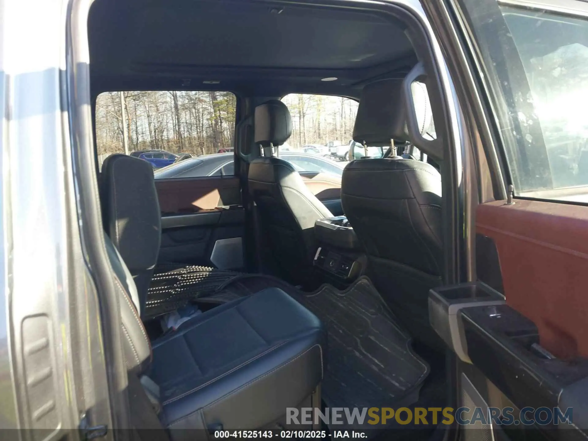 8 Photograph of a damaged car 1FTFW1ED5MFB76099 FORD F-150 2021