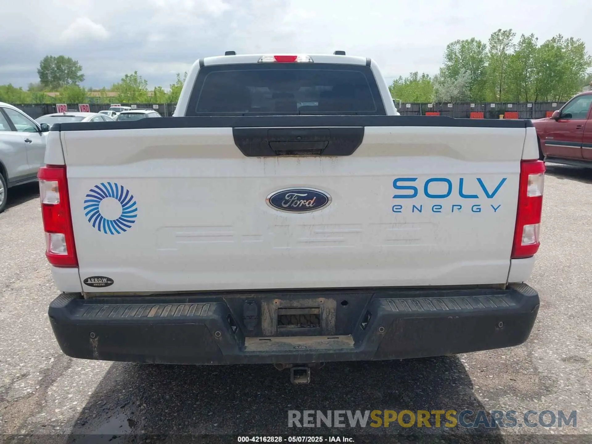 16 Photograph of a damaged car 1FTFX1E59MFC09787 FORD F-150 2021