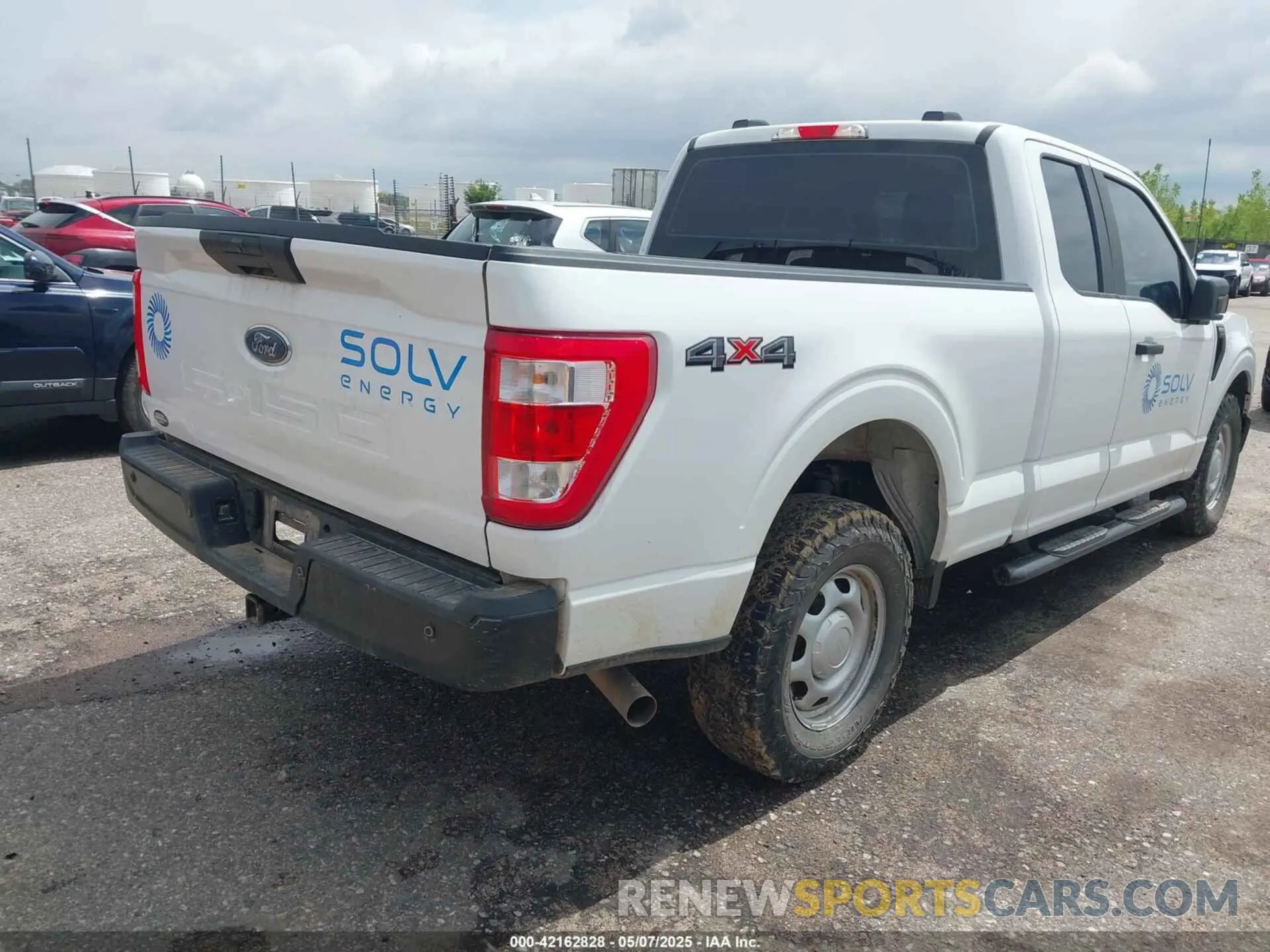 4 Photograph of a damaged car 1FTFX1E59MFC09787 FORD F-150 2021