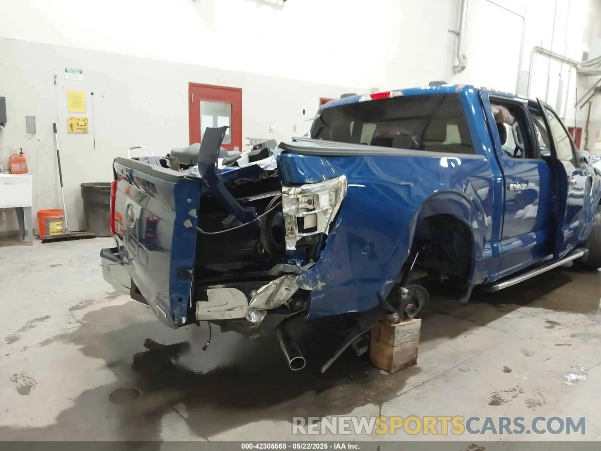14 Photograph of a damaged car 1FTEW1CP7NFA41961 FORD F-150 2022