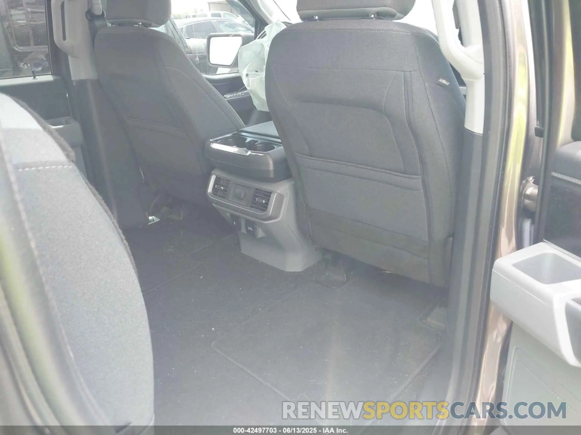8 Photograph of a damaged car 1FTEW1CP8NFA27857 FORD F-150 2022