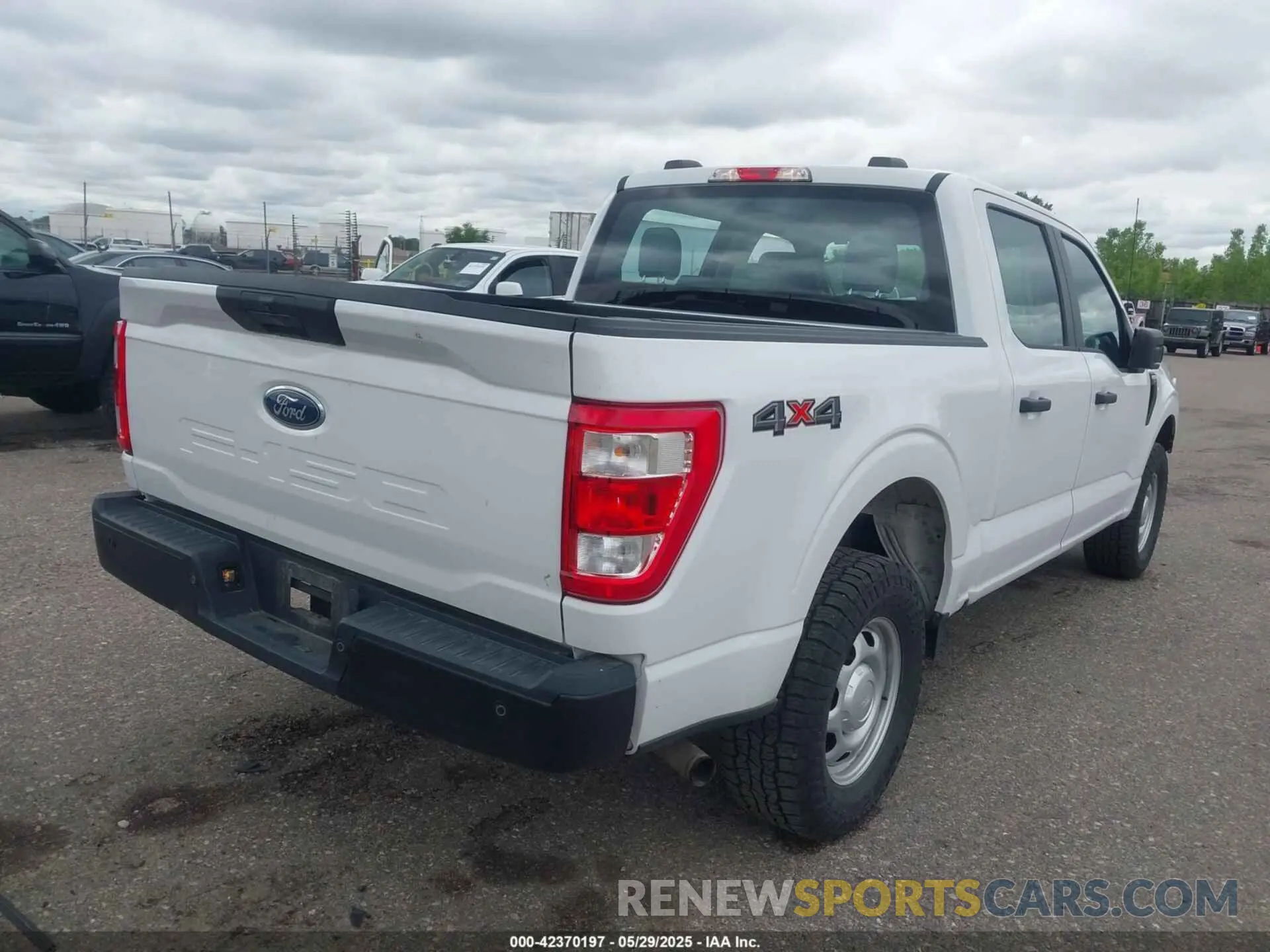 4 Photograph of a damaged car 1FTEW1EB1NKE43208 FORD F-150 2022