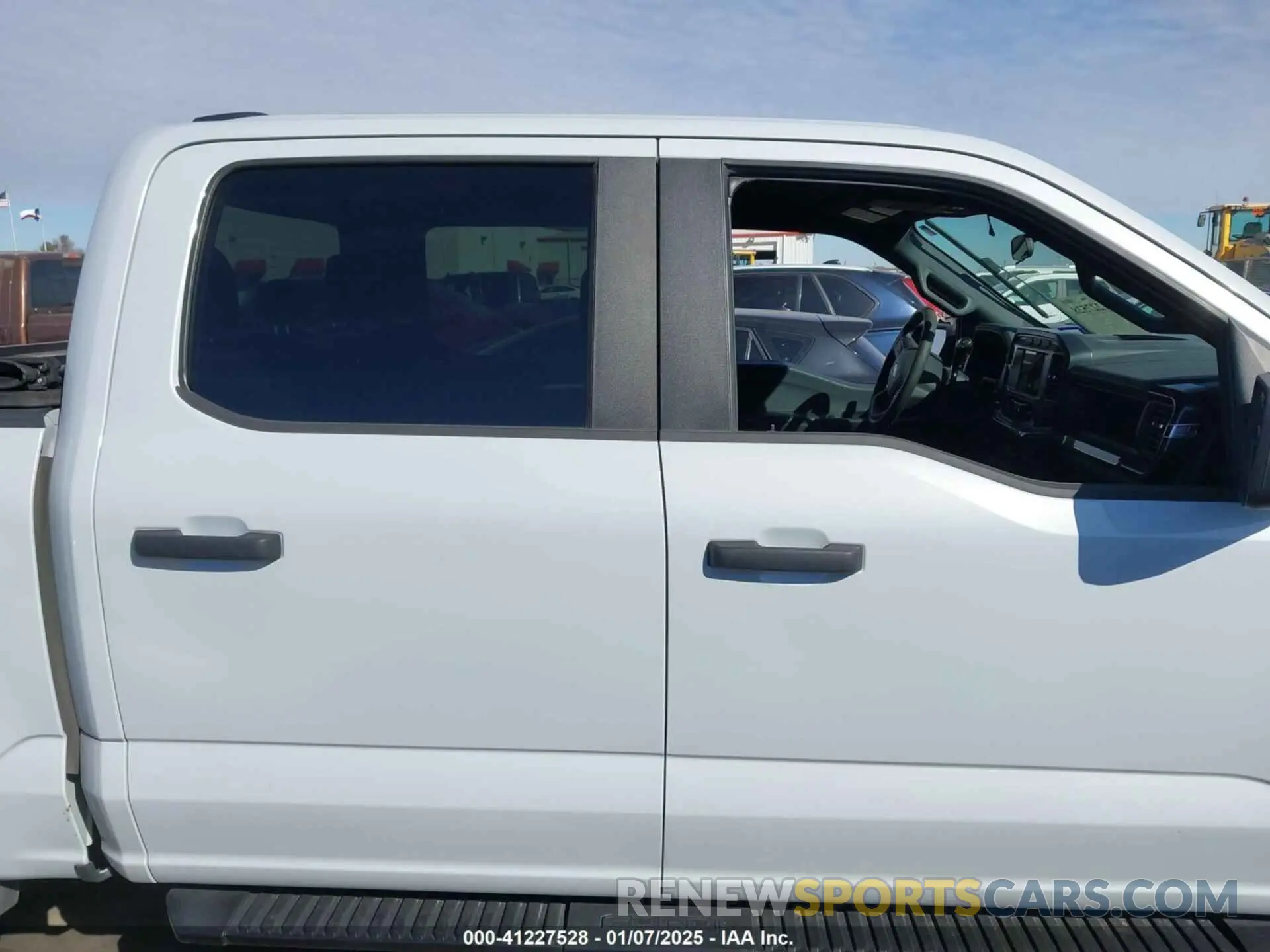 12 Photograph of a damaged car 1FTEW1EP2NKD38060 FORD F-150 2022