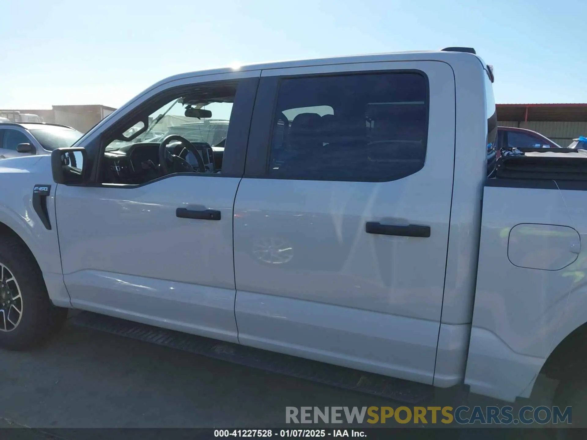 13 Photograph of a damaged car 1FTEW1EP2NKD38060 FORD F-150 2022
