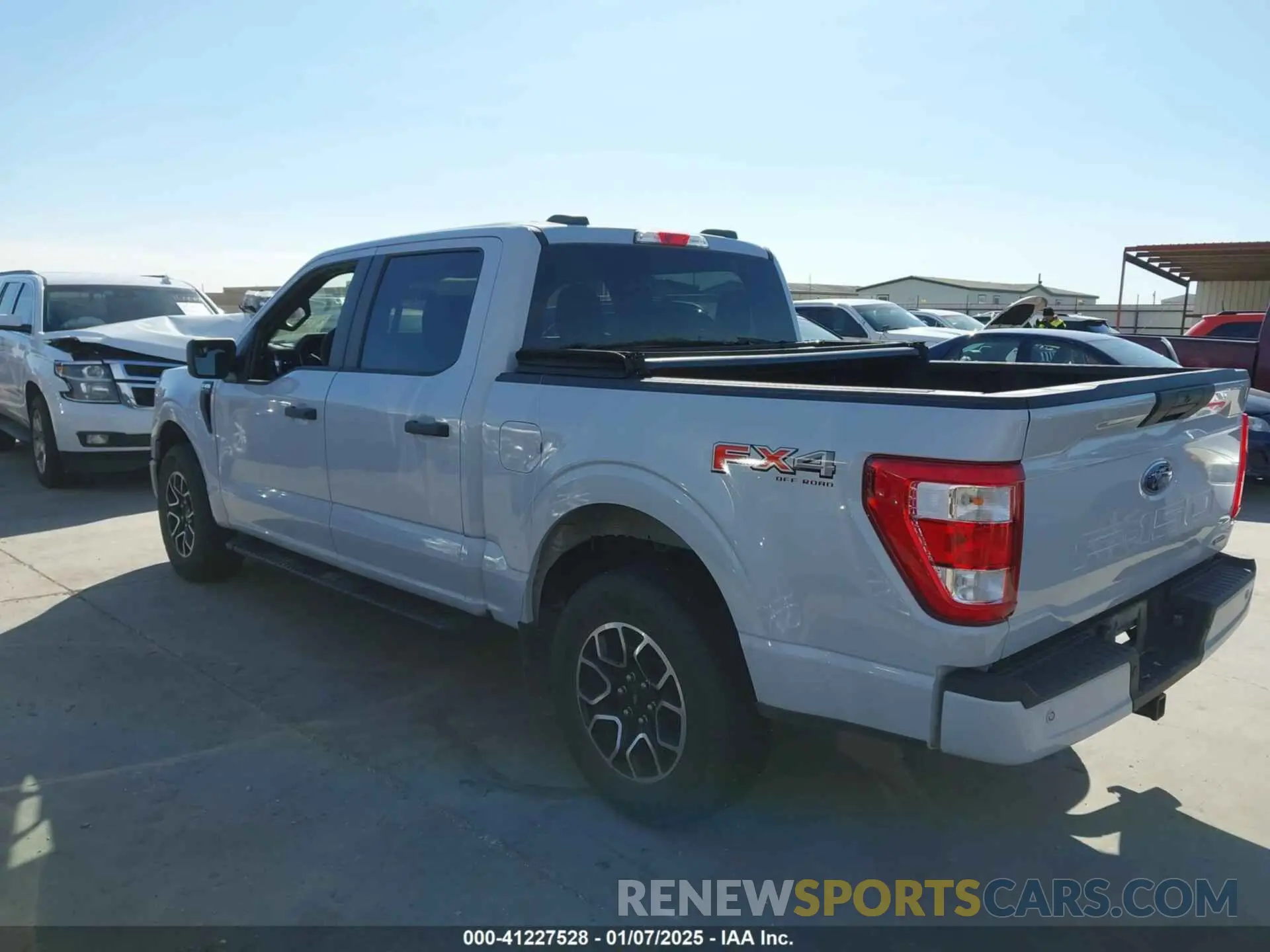 3 Photograph of a damaged car 1FTEW1EP2NKD38060 FORD F-150 2022