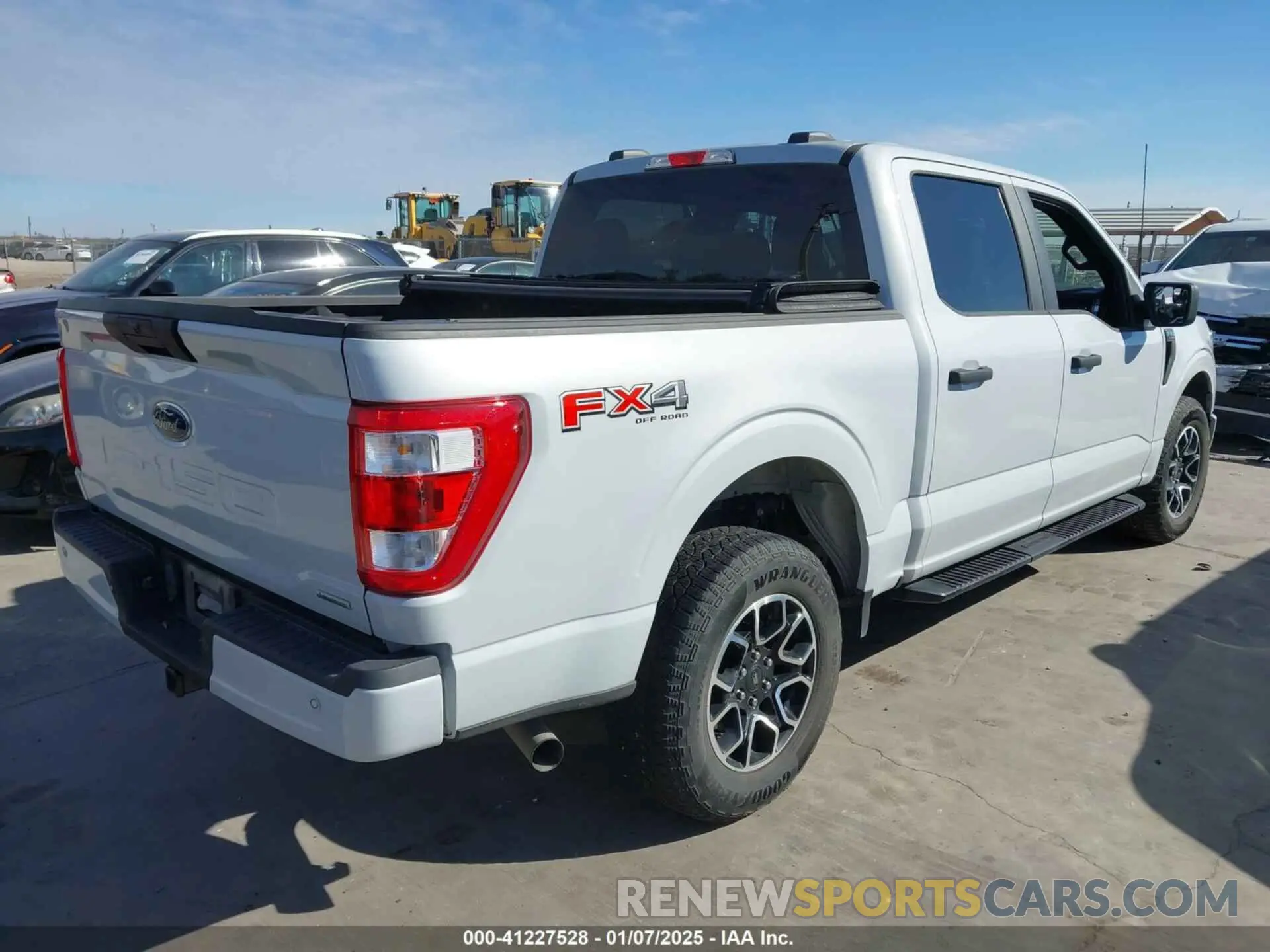4 Photograph of a damaged car 1FTEW1EP2NKD38060 FORD F-150 2022