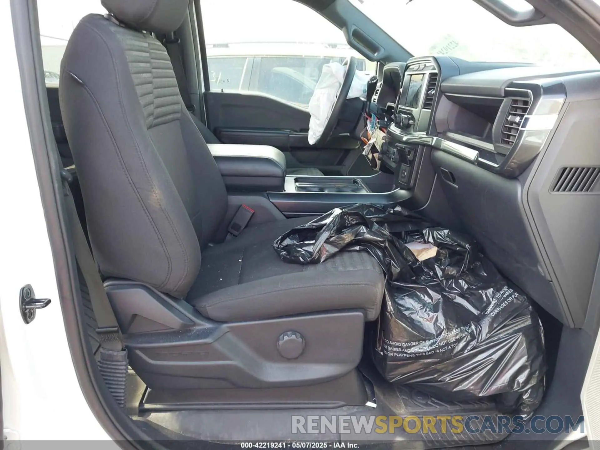 5 Photograph of a damaged car 1FTEW1EPXNFB76977 FORD F-150 2022