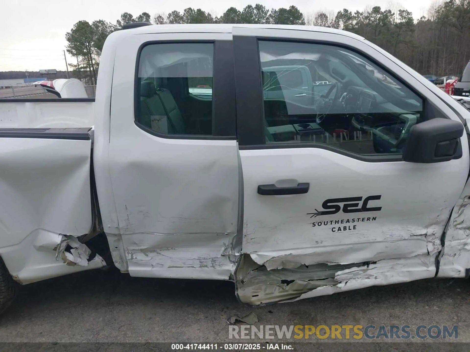 13 Photograph of a damaged car 1FTEX1CB0NKE84137 FORD F-150 2022
