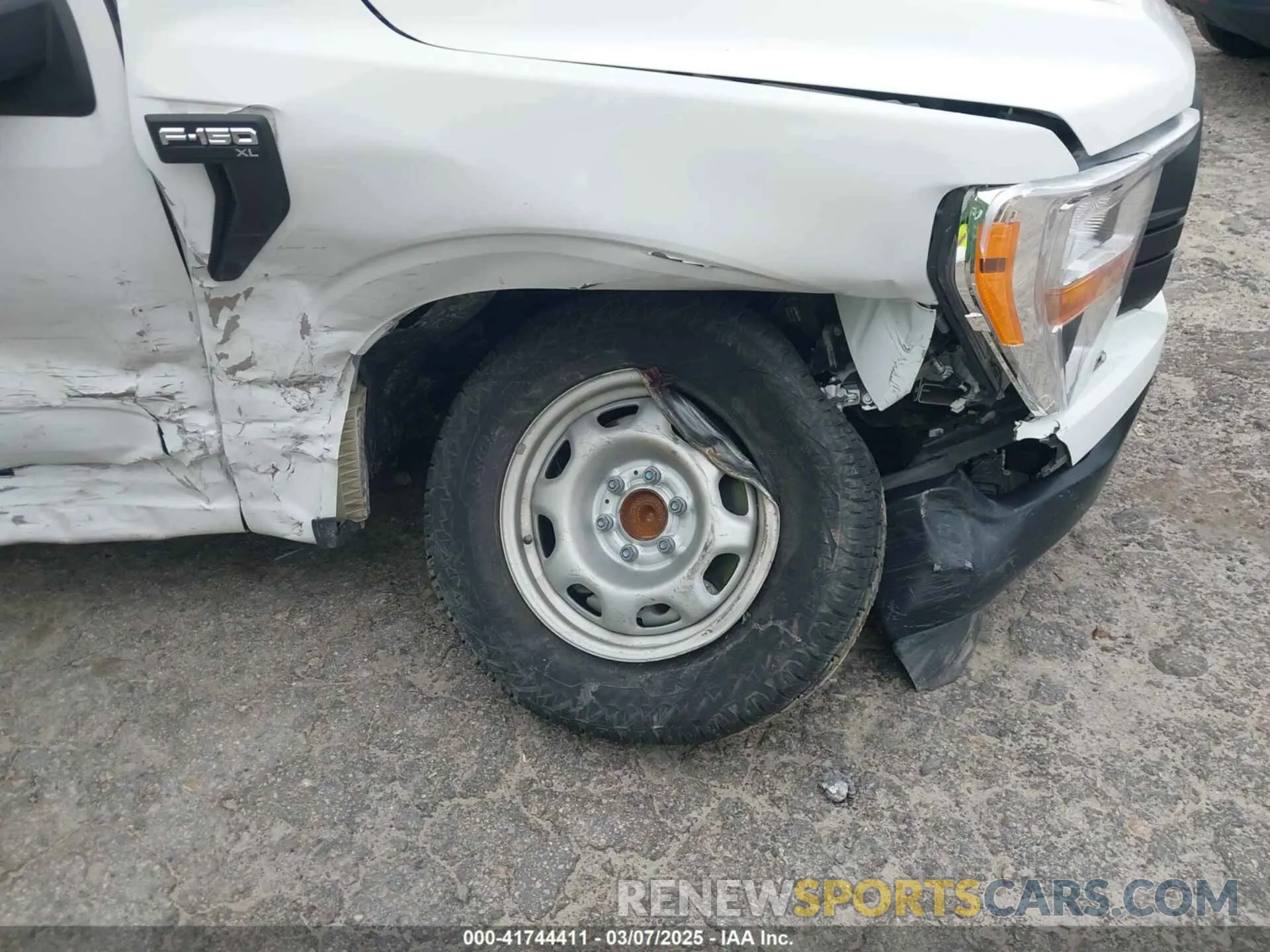 6 Photograph of a damaged car 1FTEX1CB0NKE84137 FORD F-150 2022