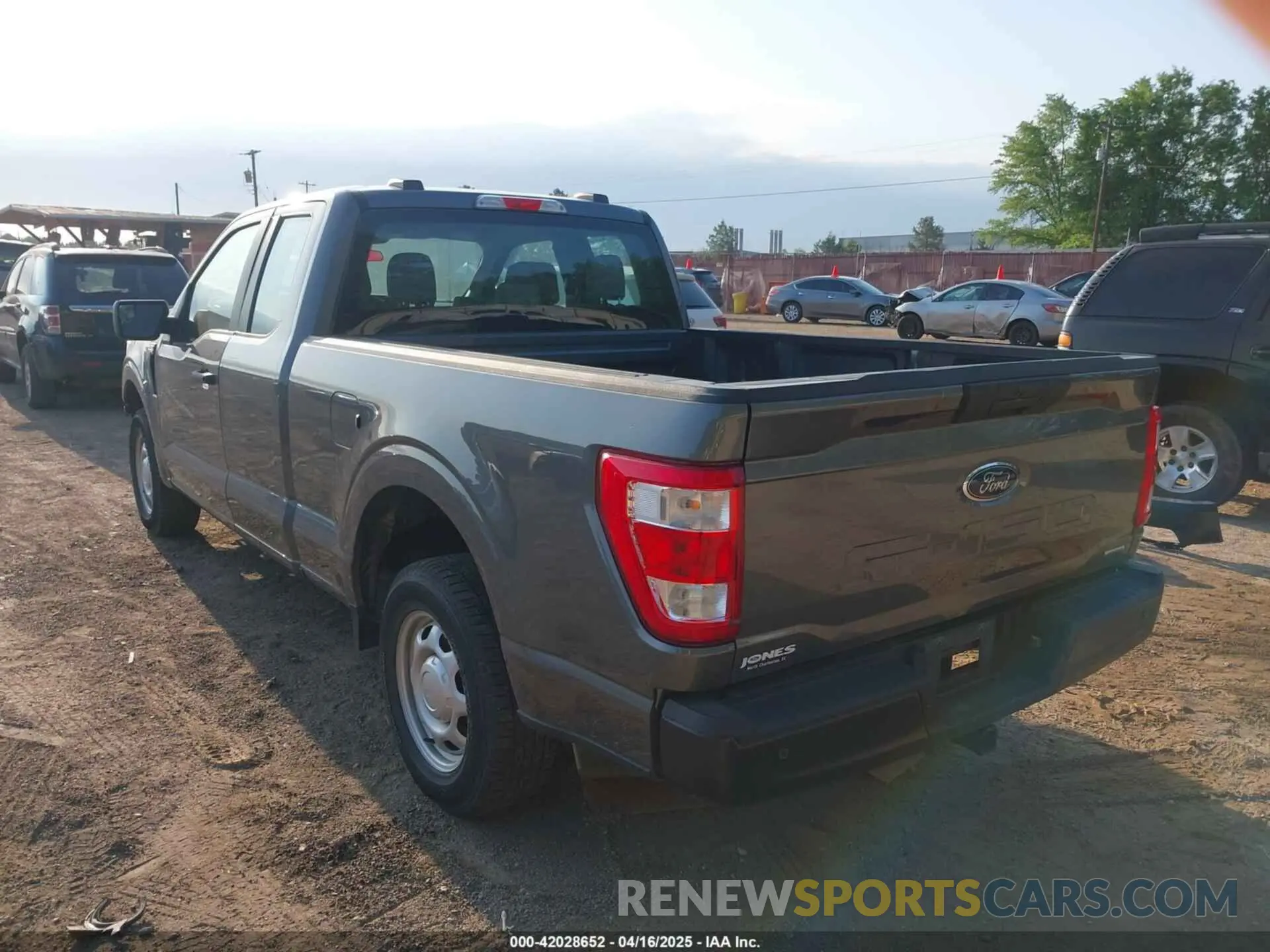 3 Photograph of a damaged car 1FTEX1CP6NKD92350 FORD F-150 2022