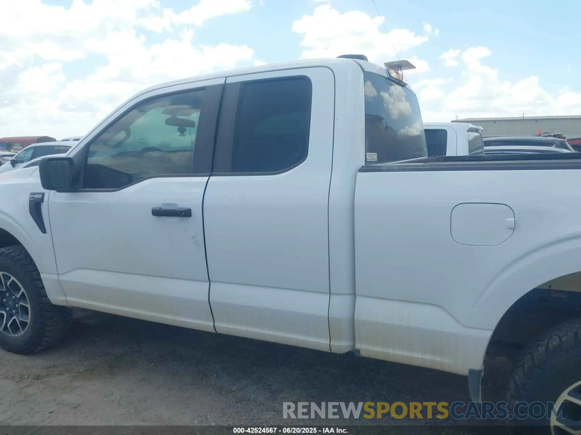 14 Photograph of a damaged car 1FTEX1EP8NKE11235 FORD F-150 2022