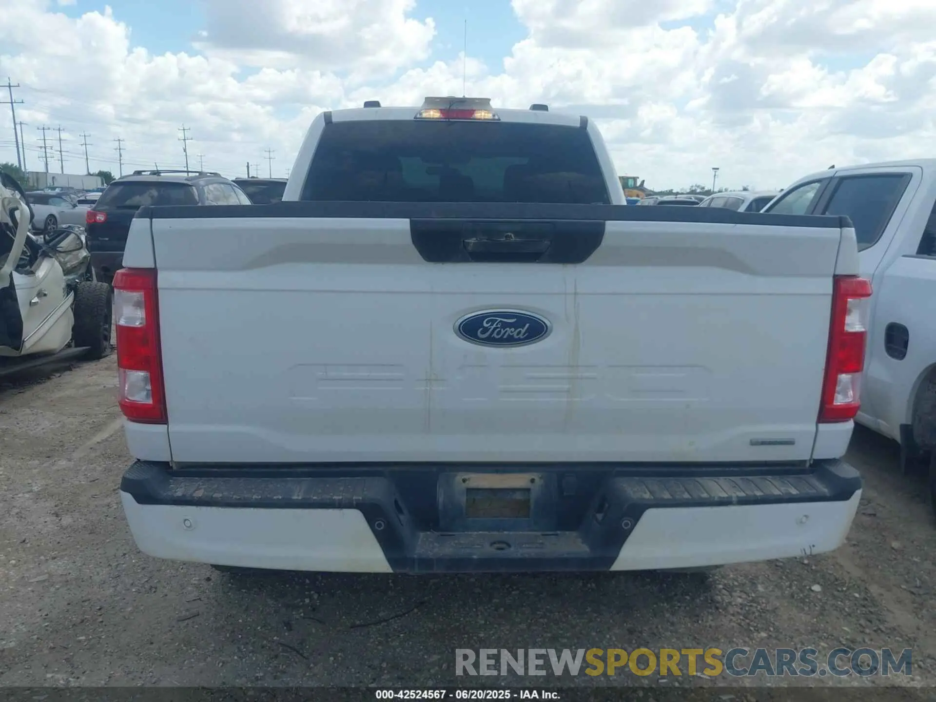16 Photograph of a damaged car 1FTEX1EP8NKE11235 FORD F-150 2022