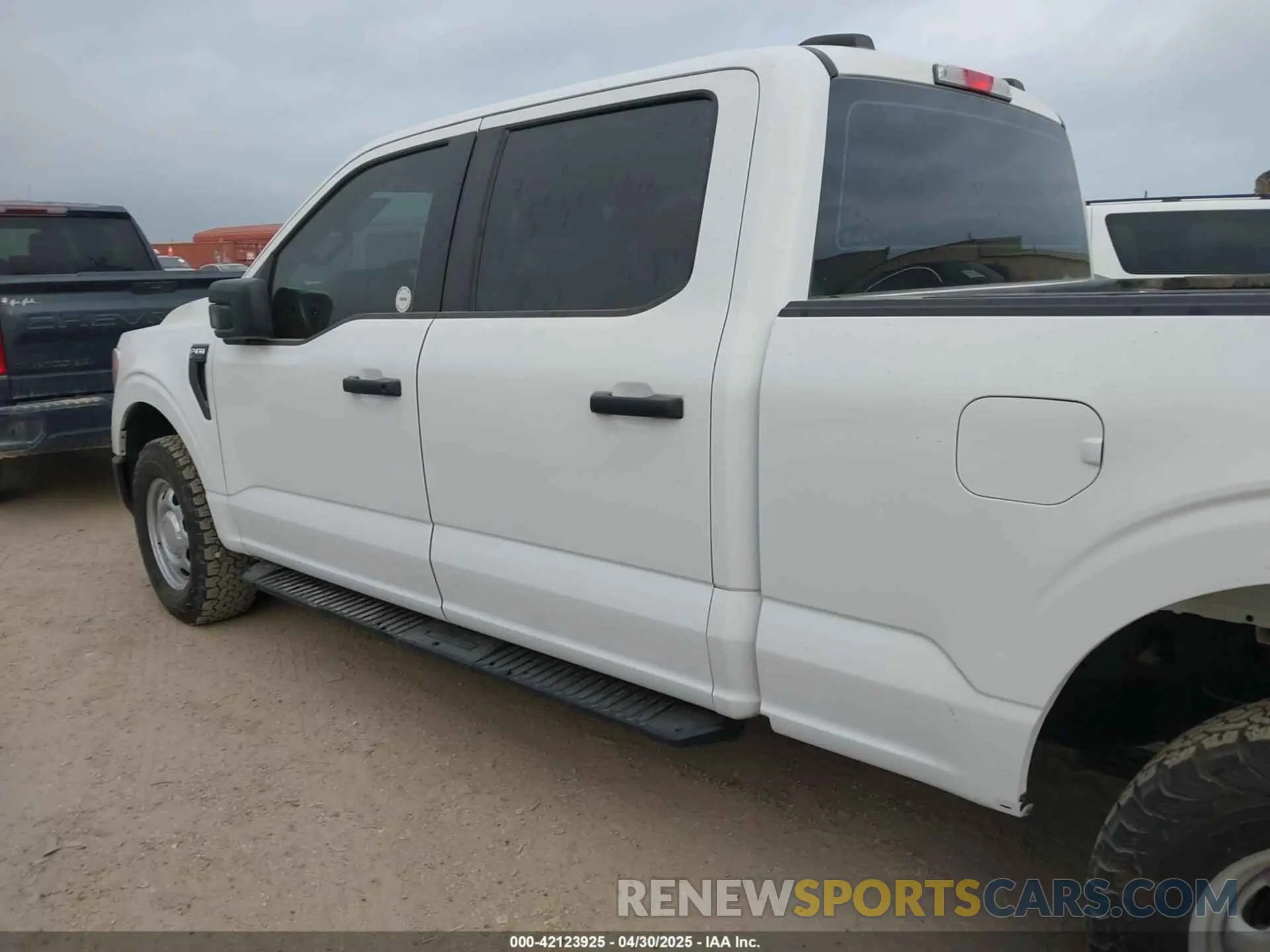 14 Photograph of a damaged car 1FTFW1E51NKE67183 FORD F-150 2022