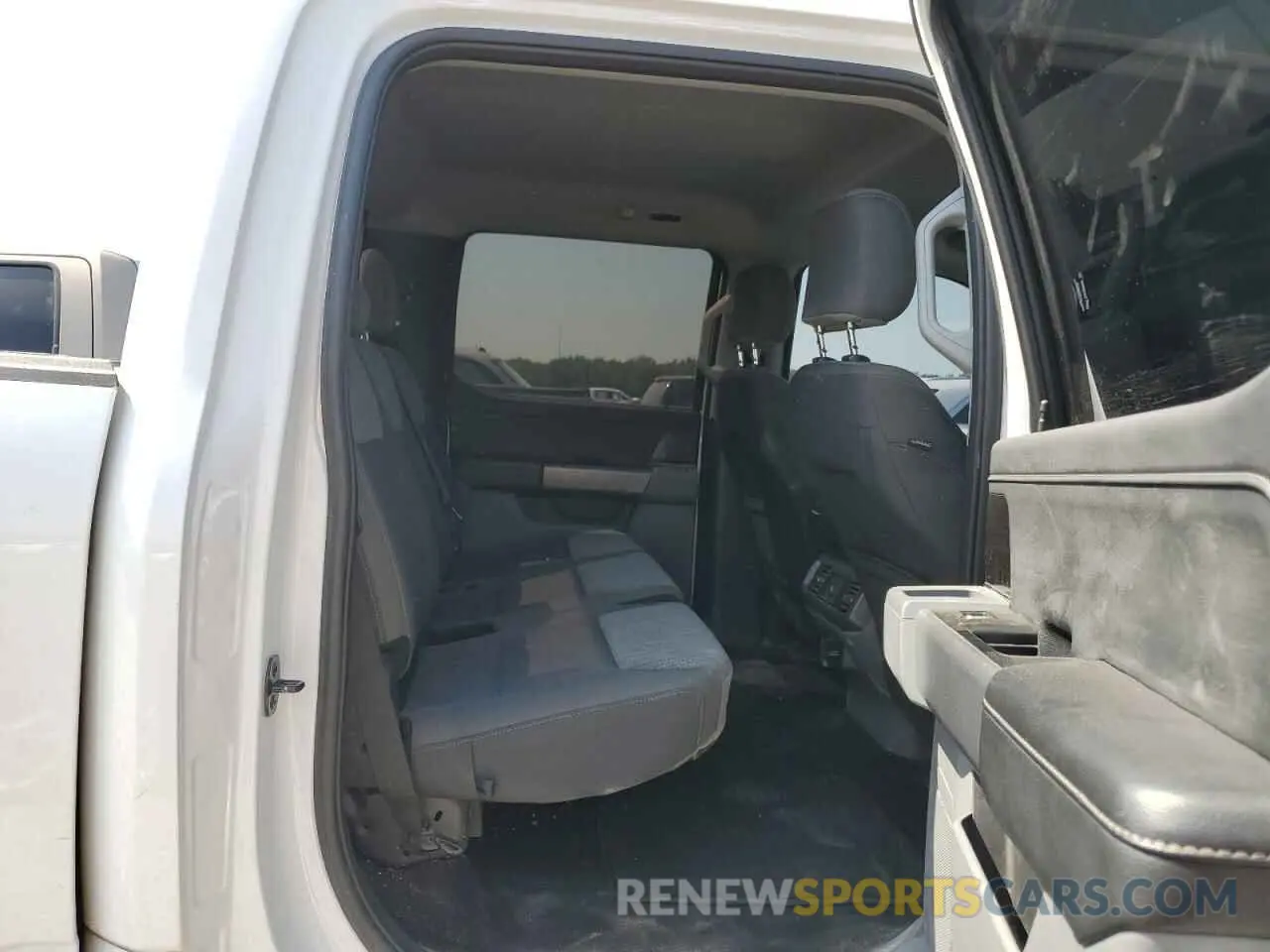 11 Фотография поврежденного автомобиля 1FTFW1E56NFB50038 FORD F-150 2022