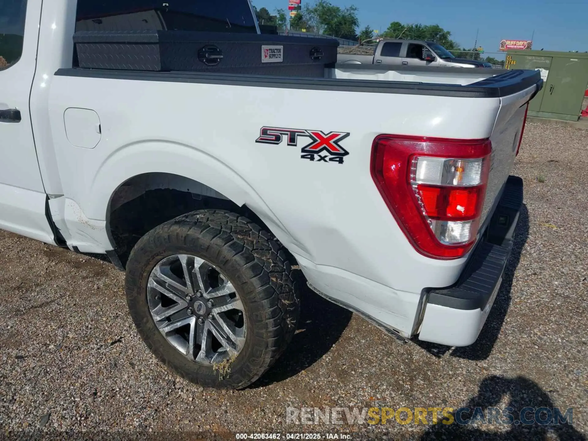 18 Photograph of a damaged car 1FTFW1E58NKD55917 FORD F-150 2022