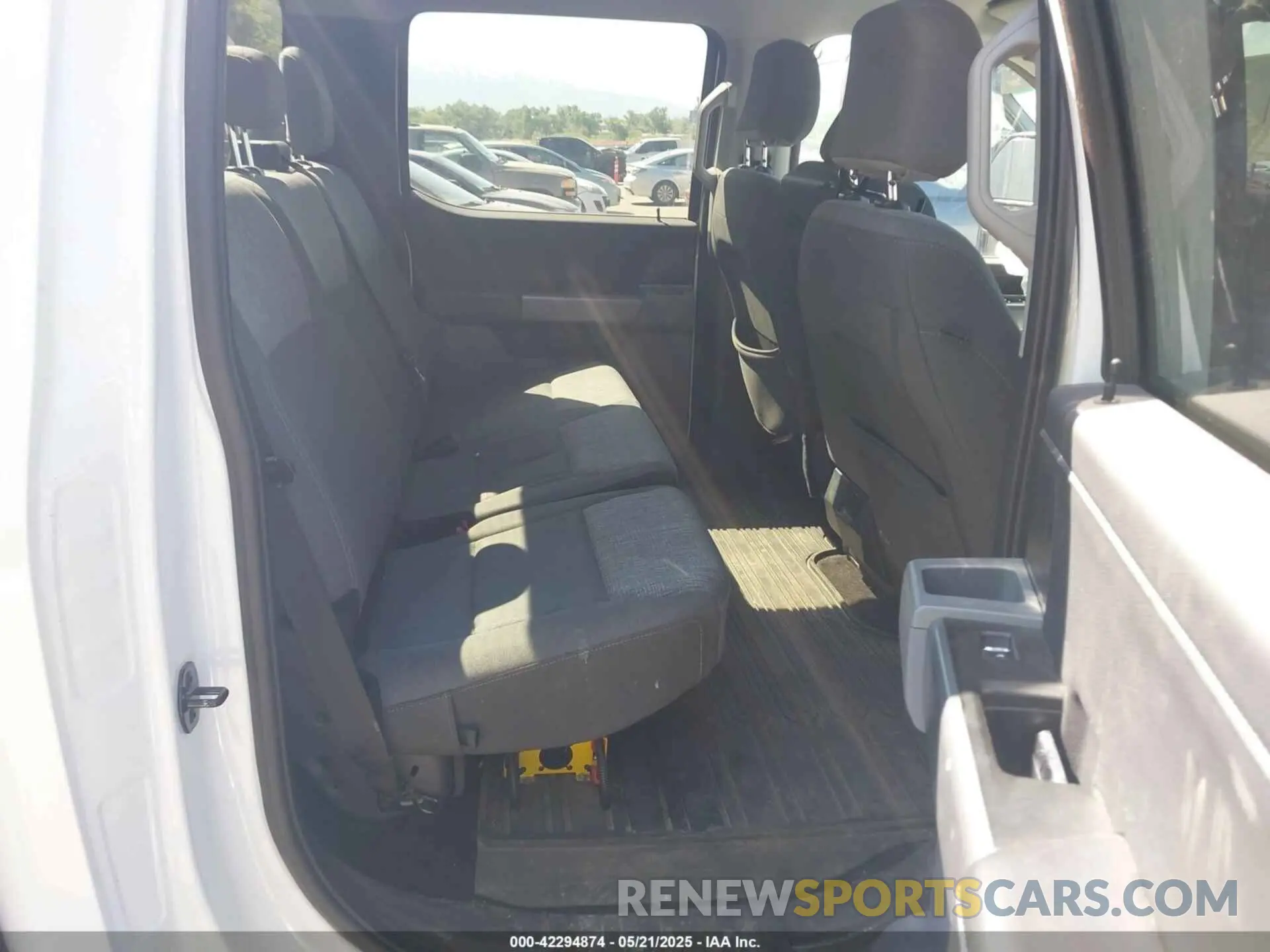 8 Photograph of a damaged car 1FTFW1E83NFB78681 FORD F-150 2022
