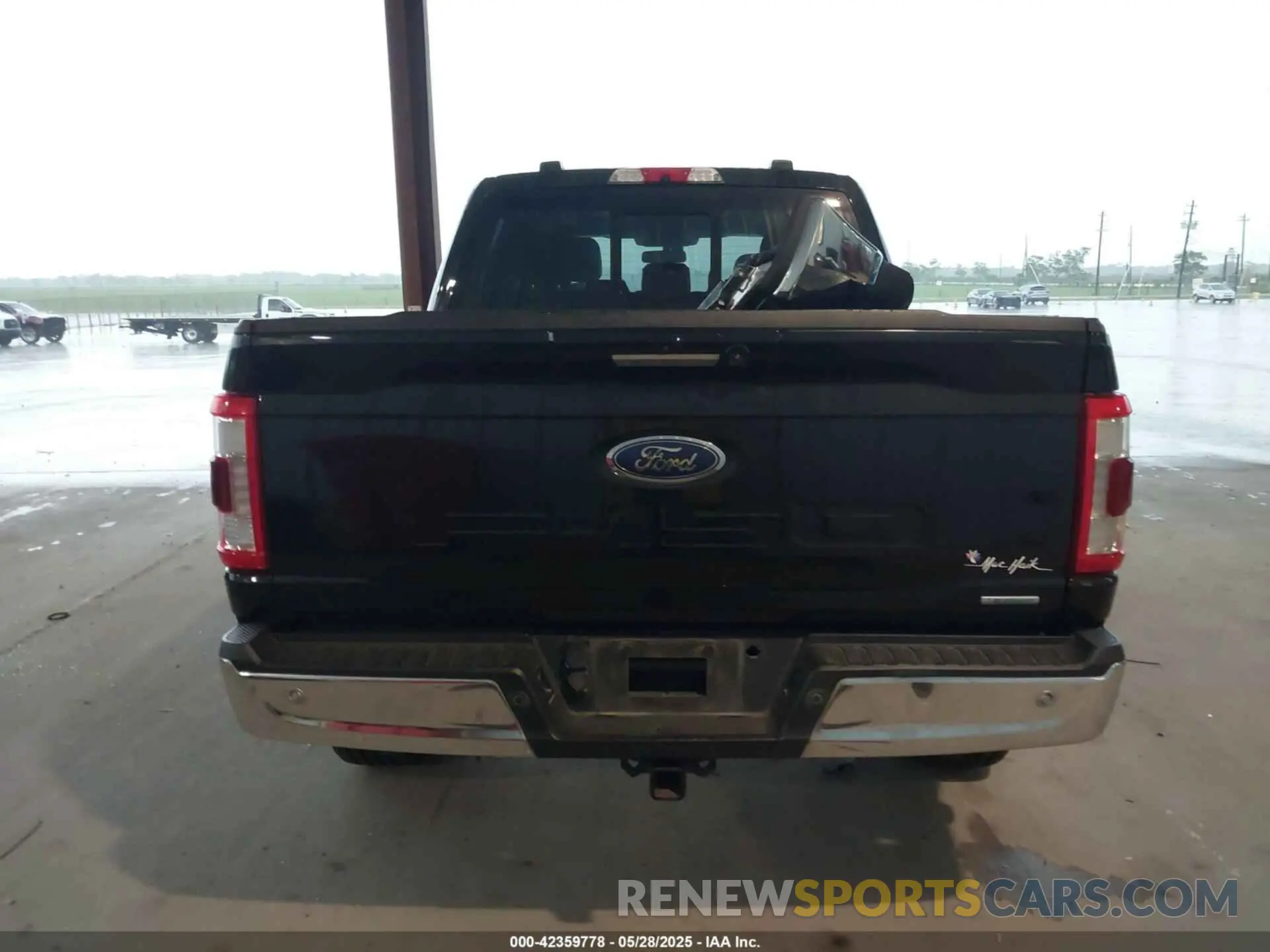 17 Photograph of a damaged car 1FTFW1E83NKD66608 FORD F-150 2022