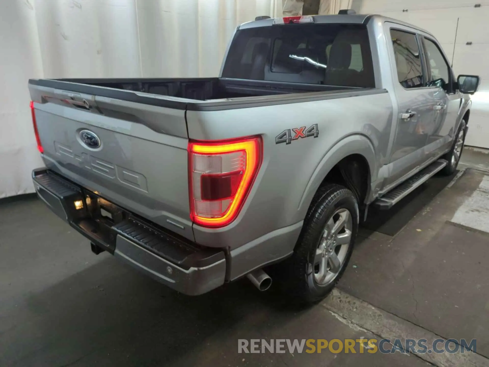 26 Photograph of a damaged car 1FTFW1E85NKE47335 FORD F-150 2022