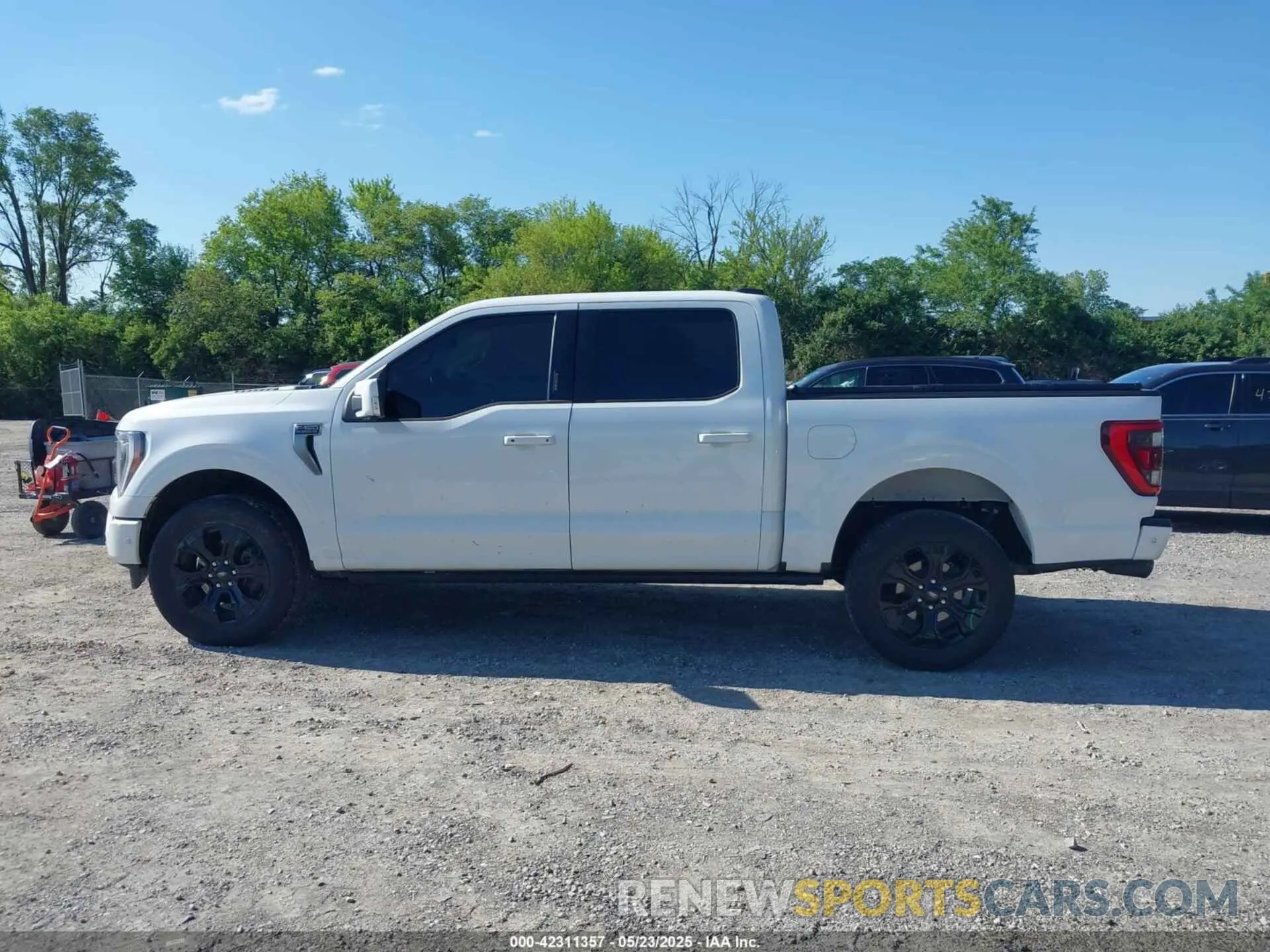 14 Фотография поврежденного автомобиля 1FTFW1E87NFB70146 FORD F-150 2022