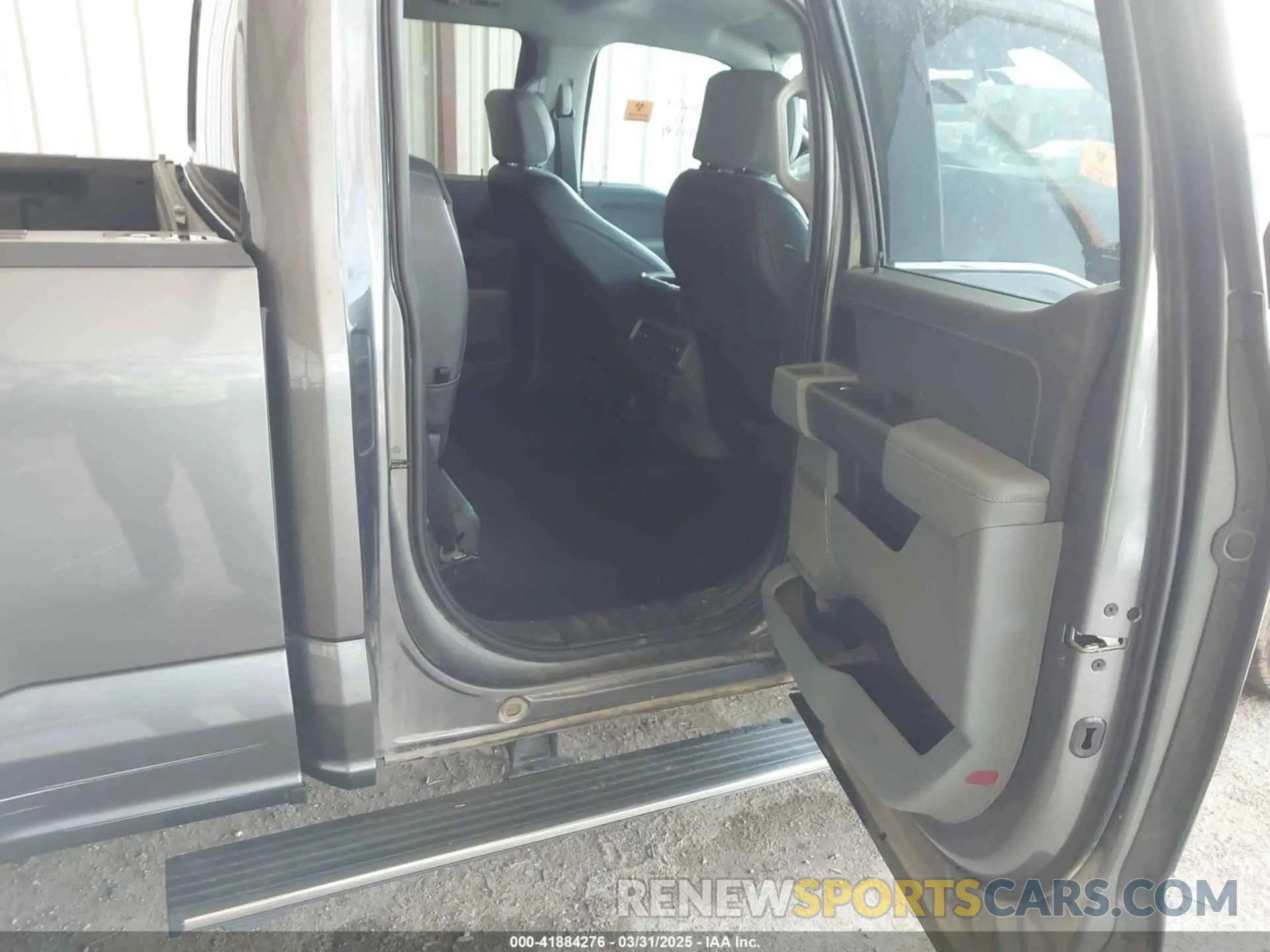 8 Photograph of a damaged car 1FTFW1E88NFB62864 FORD F-150 2022