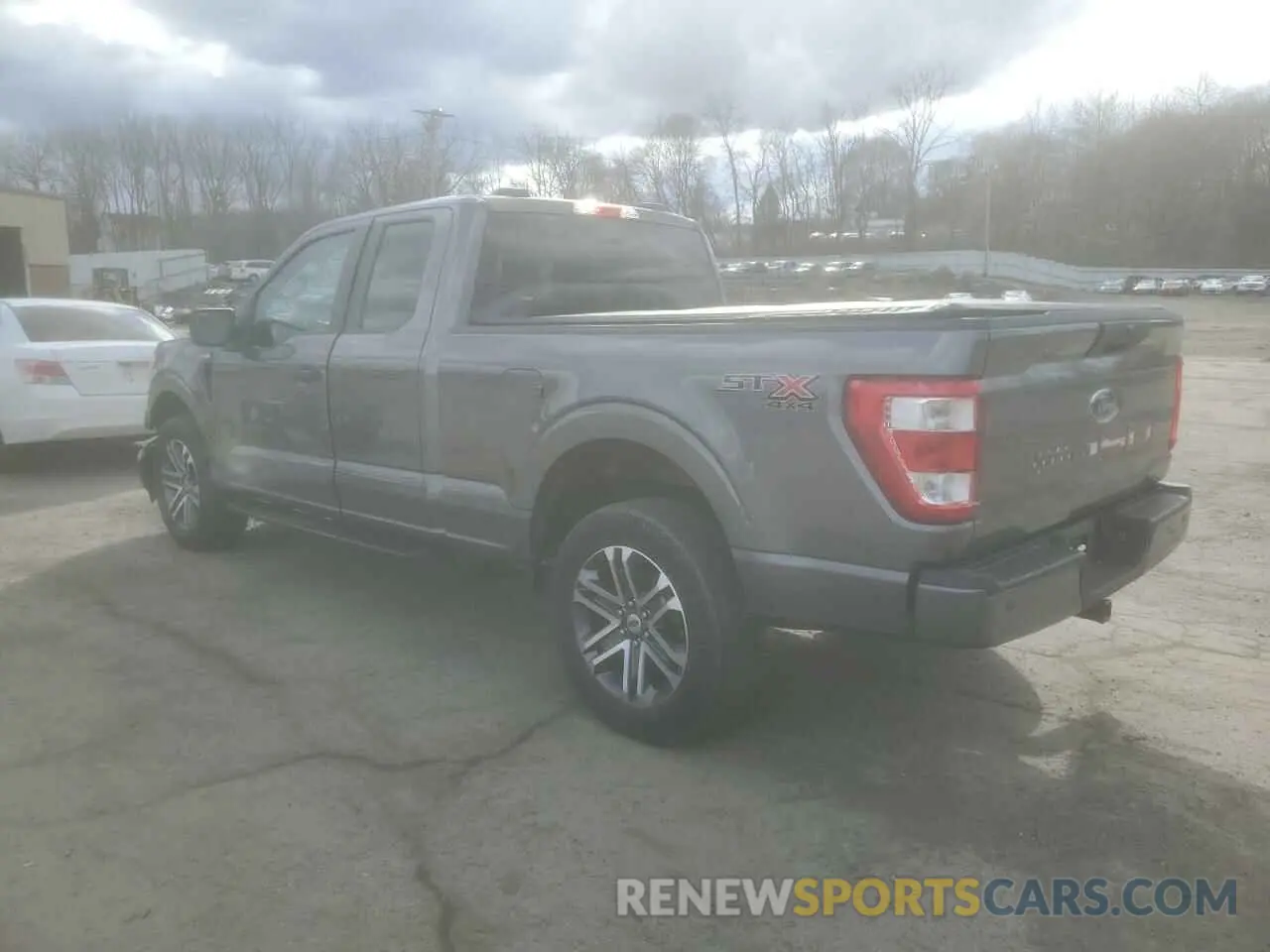 2 Photograph of a damaged car 1FTFX1E52NFC38744 FORD F-150 2022