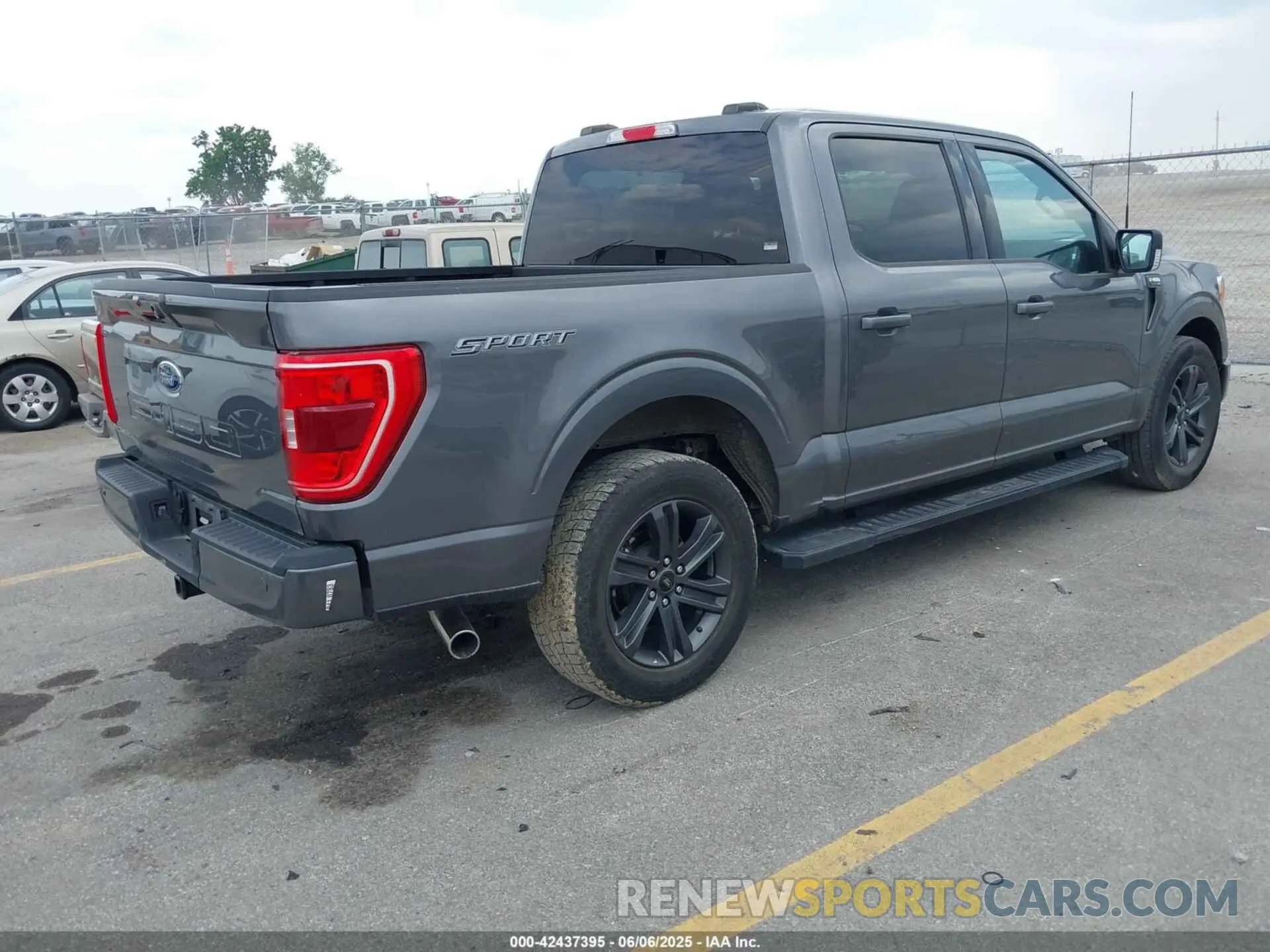 4 Photograph of a damaged car 1FTEW1C50PFA88914 FORD F-150 2023