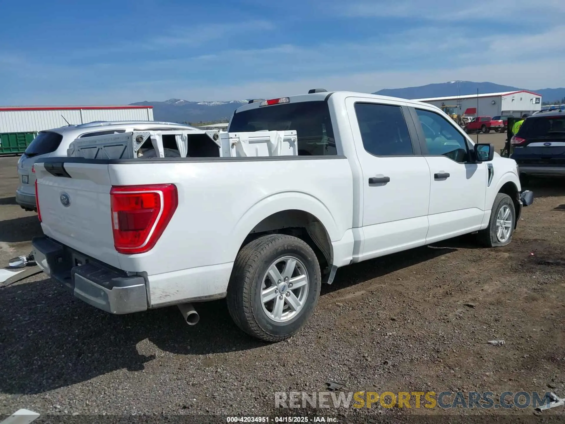 4 Фотография поврежденного автомобиля 1FTEW1C51PKE77973 FORD F-150 2023