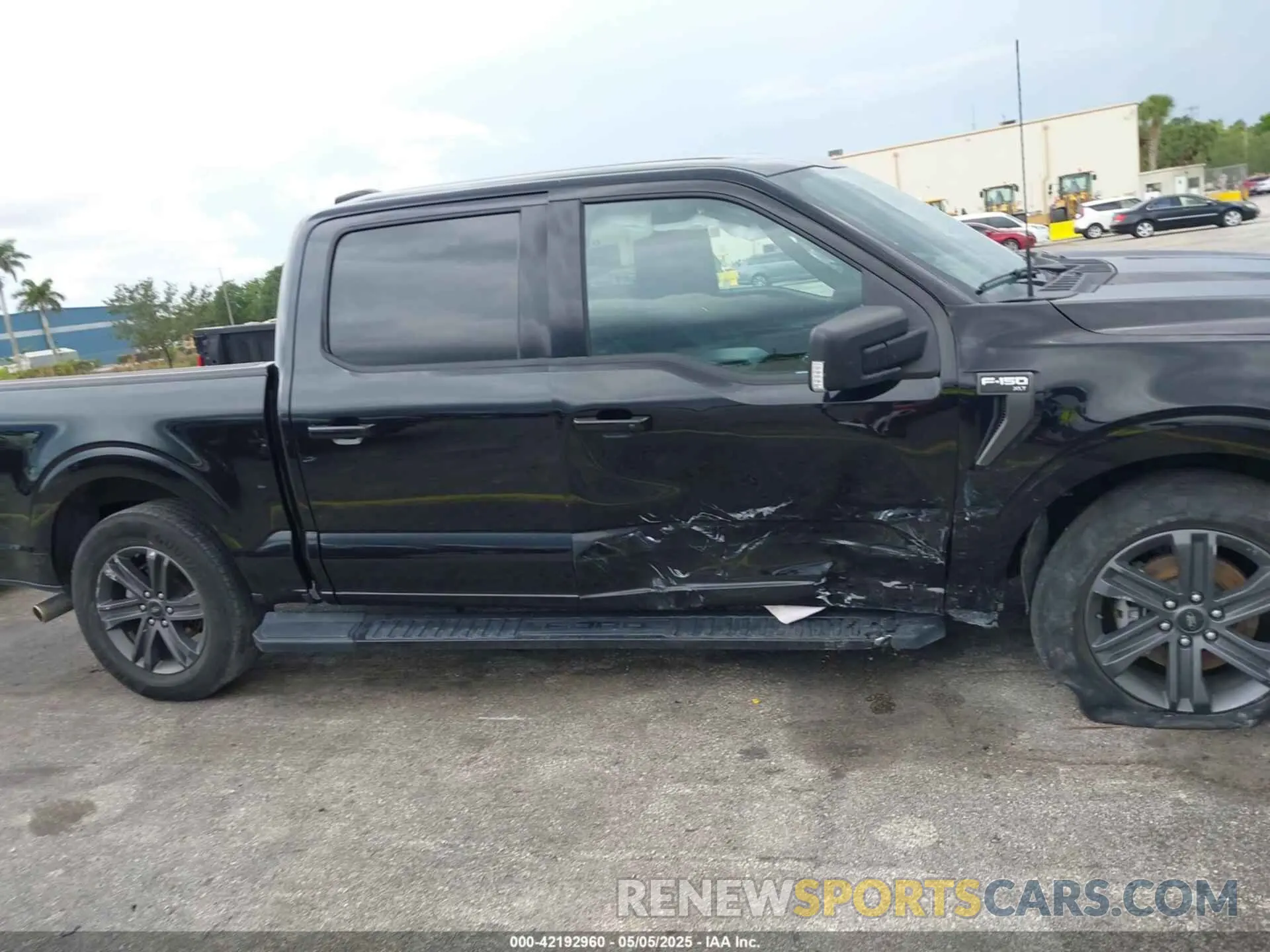 13 Фотография поврежденного автомобиля 1FTEW1C52PFA90311 FORD F-150 2023
