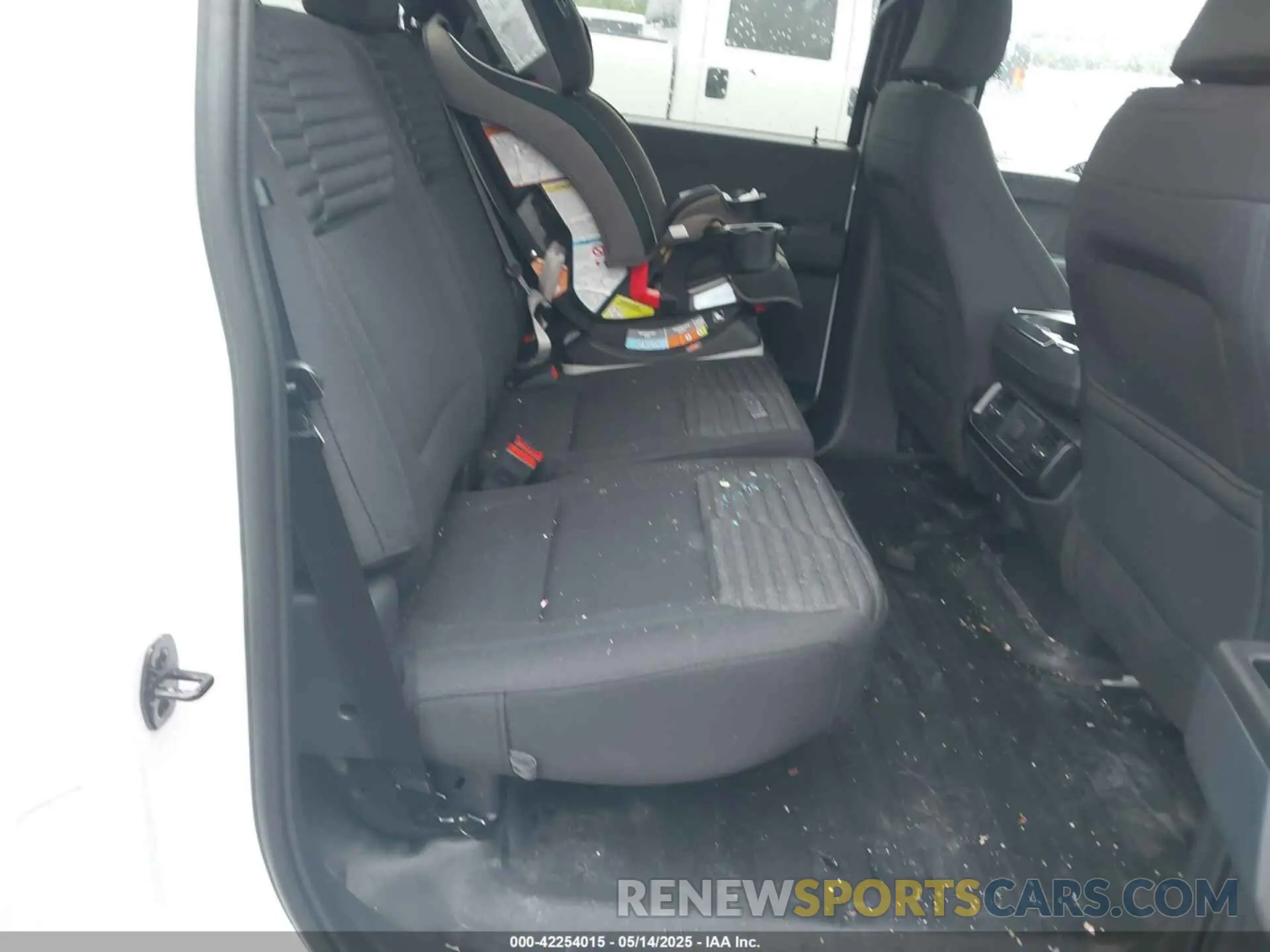 8 Photograph of a damaged car 1FTEW1EP5PFB87582 FORD F-150 2023