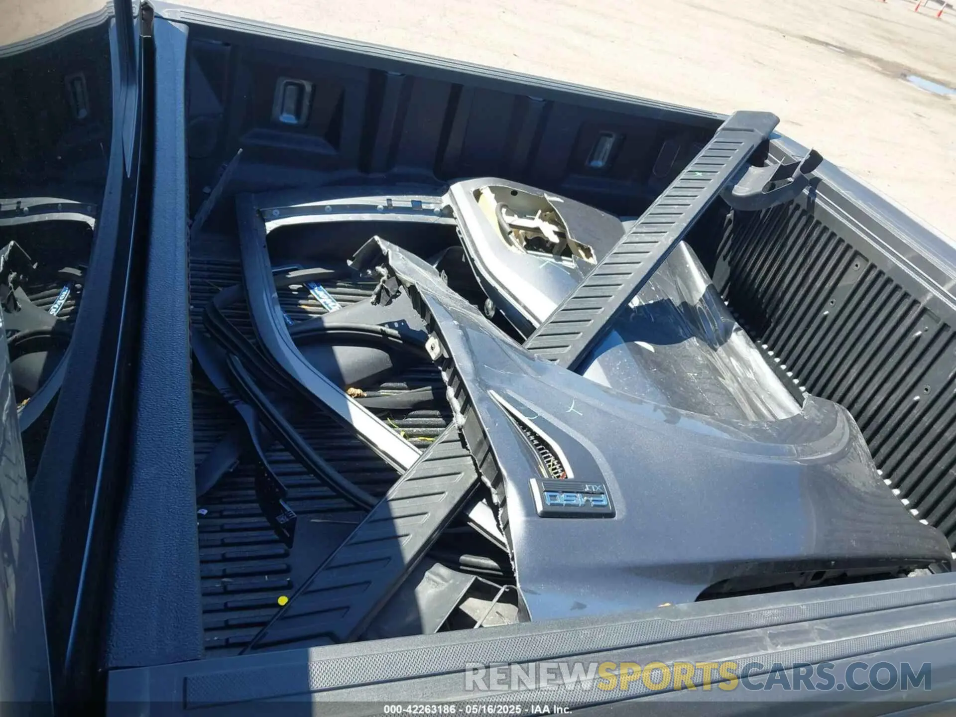 18 Photograph of a damaged car 1FTEW1EP5PKE12736 FORD F-150 2023