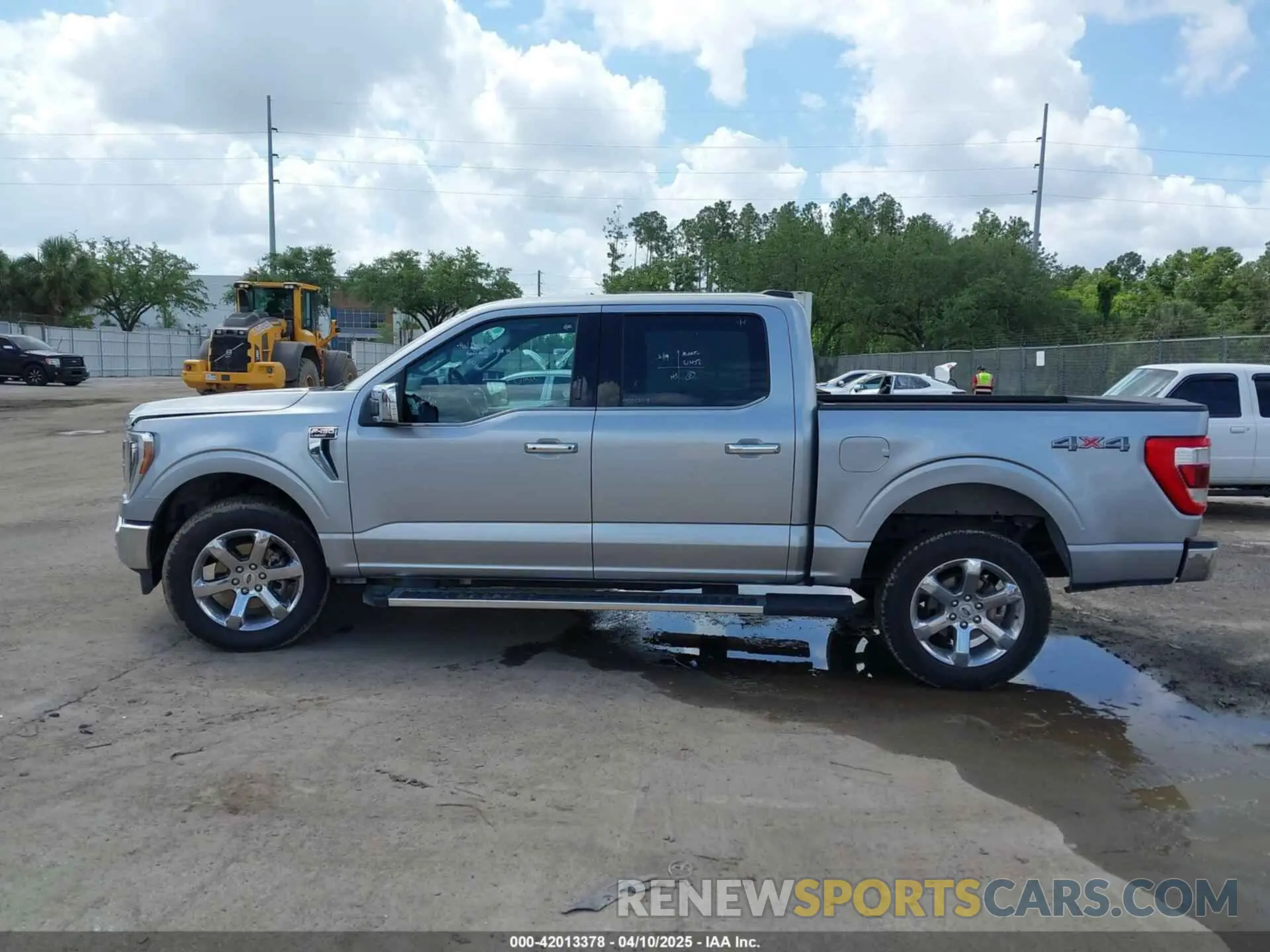 14 Photograph of a damaged car 1FTFW1E54PFB19499 FORD F-150 2023