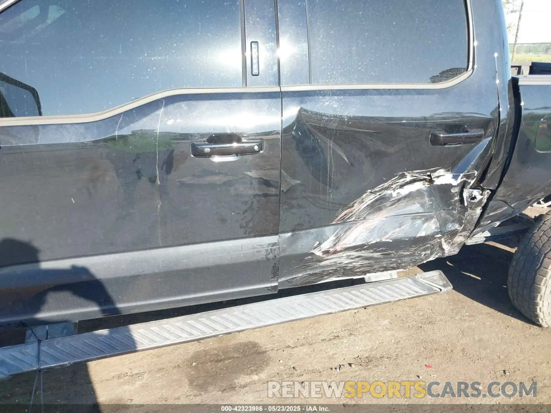 6 Photograph of a damaged car 1FTFW1E56PFB54061 FORD F-150 2023