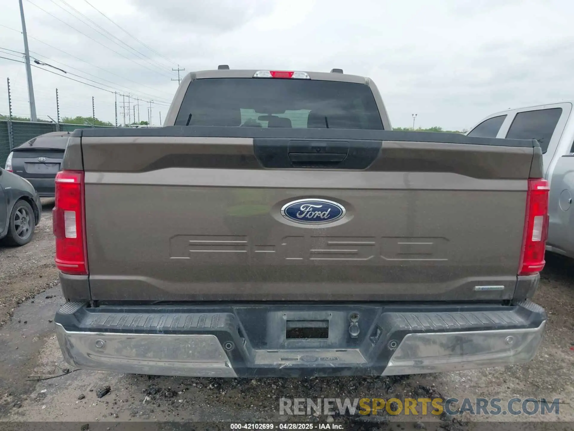 16 Photograph of a damaged car 1FTFW1E81PFB71702 FORD F-150 2023