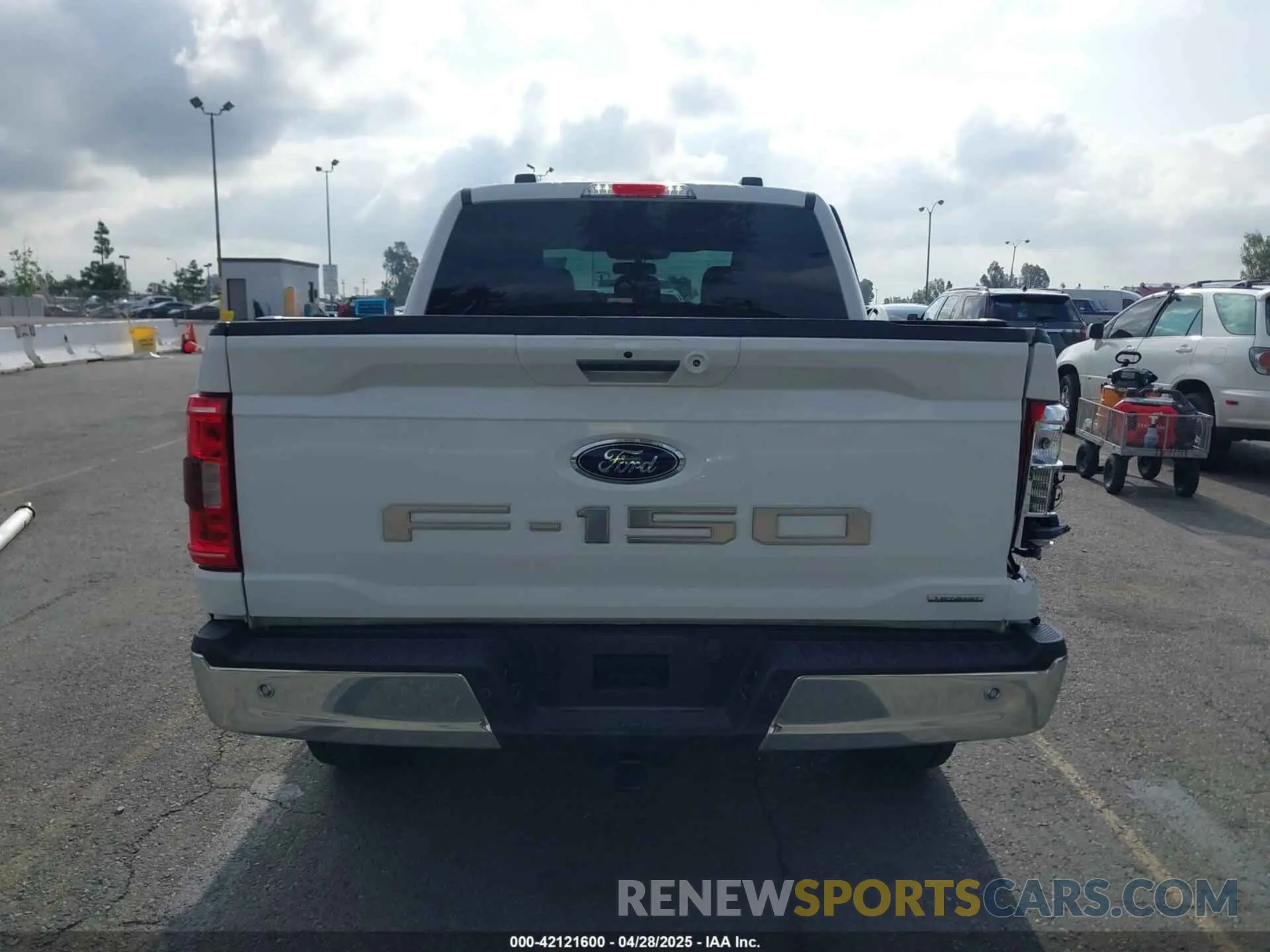17 Photograph of a damaged car 1FTFW1E8XPKF87593 FORD F-150 2023