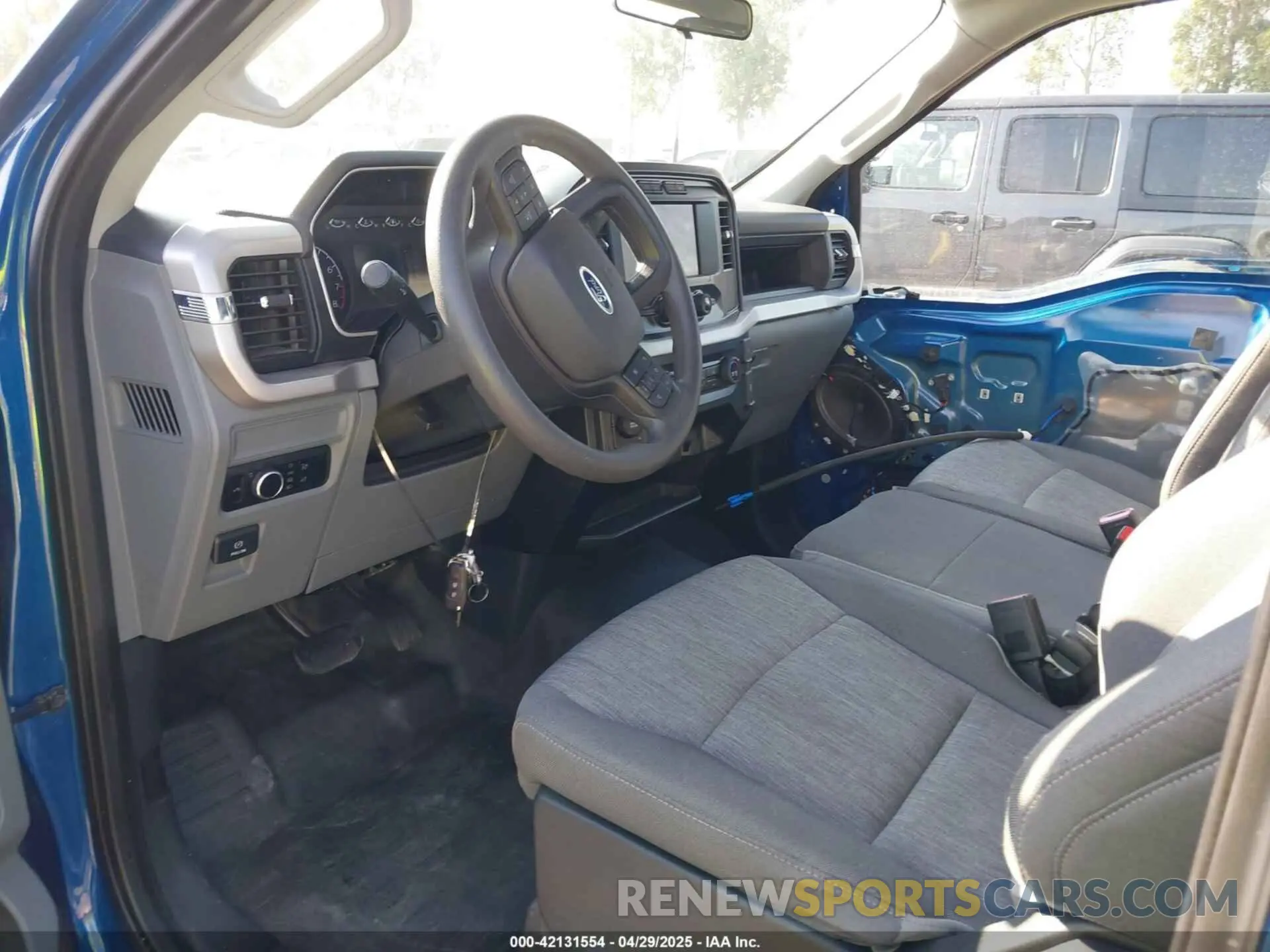 5 Фотография поврежденного автомобиля 1FTMF1EB2PKD35288 FORD F-150 2023