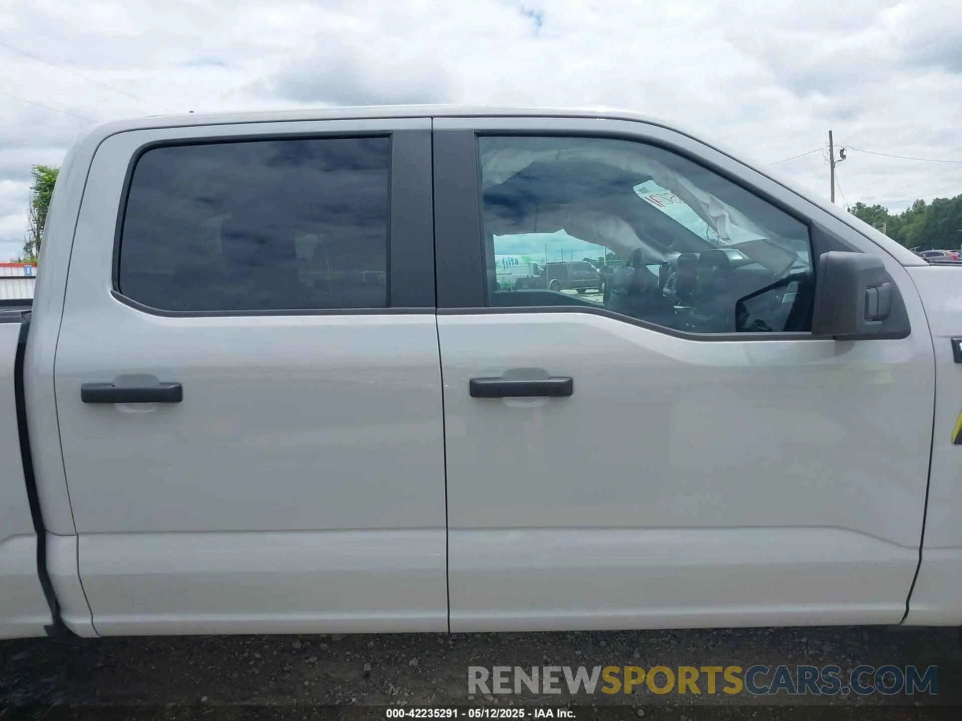 14 Photograph of a damaged car 1FTFW2L55RKE95616 FORD F-150 2024