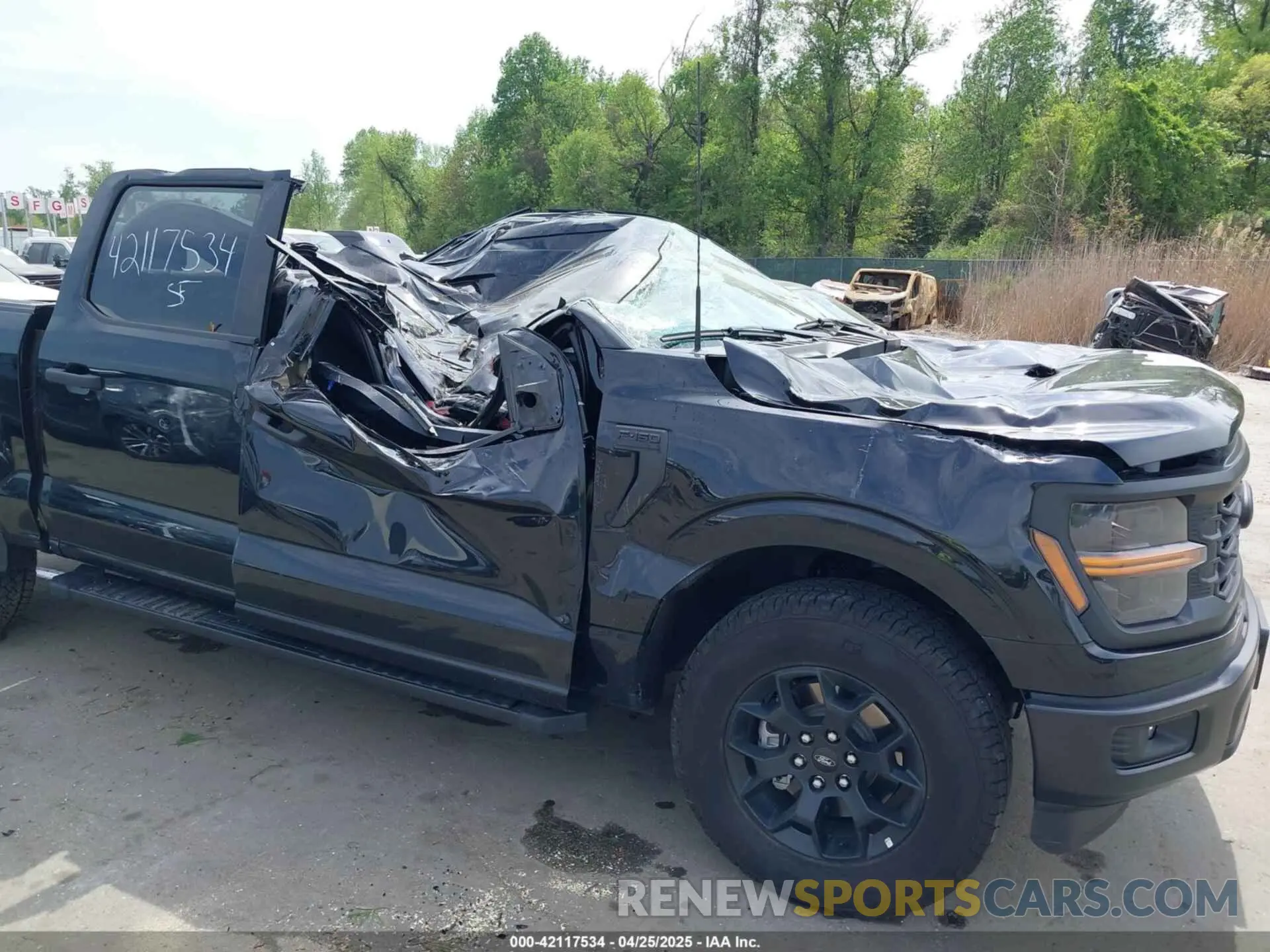 18 Photograph of a damaged car 1FTFW2L56RFB84706 FORD F-150 2024
