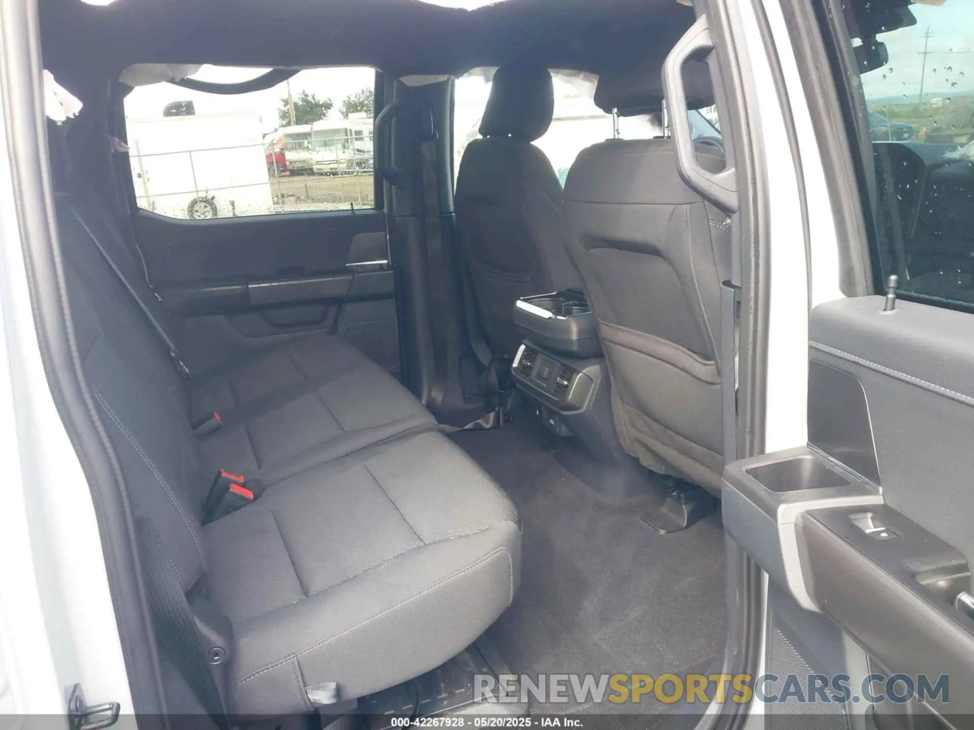 8 Фотография поврежденного автомобиля 1FTFW3L81RKE16247 FORD F-150 2024