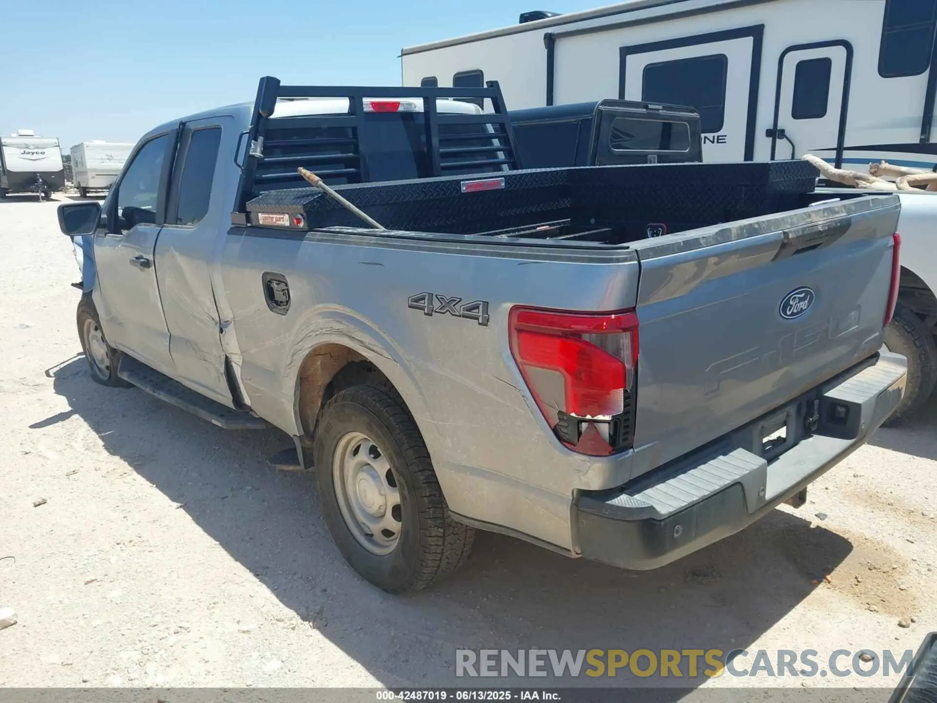 3 Photograph of a damaged car 1FTFX1L52RKE41844 FORD F-150 2024