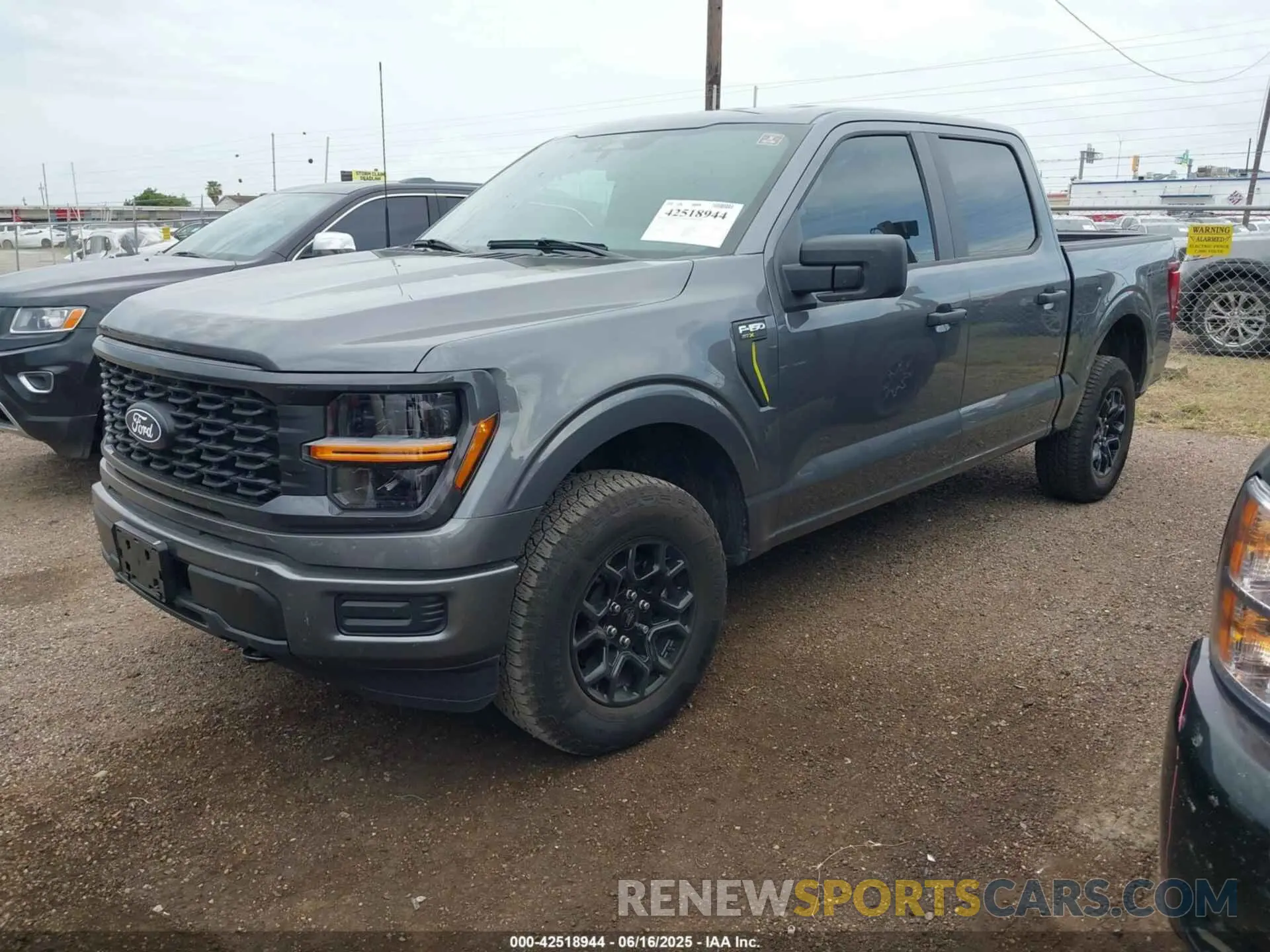 2 Фотография поврежденного автомобиля 1FTEW2LP2SKD43120 FORD F-150 2025