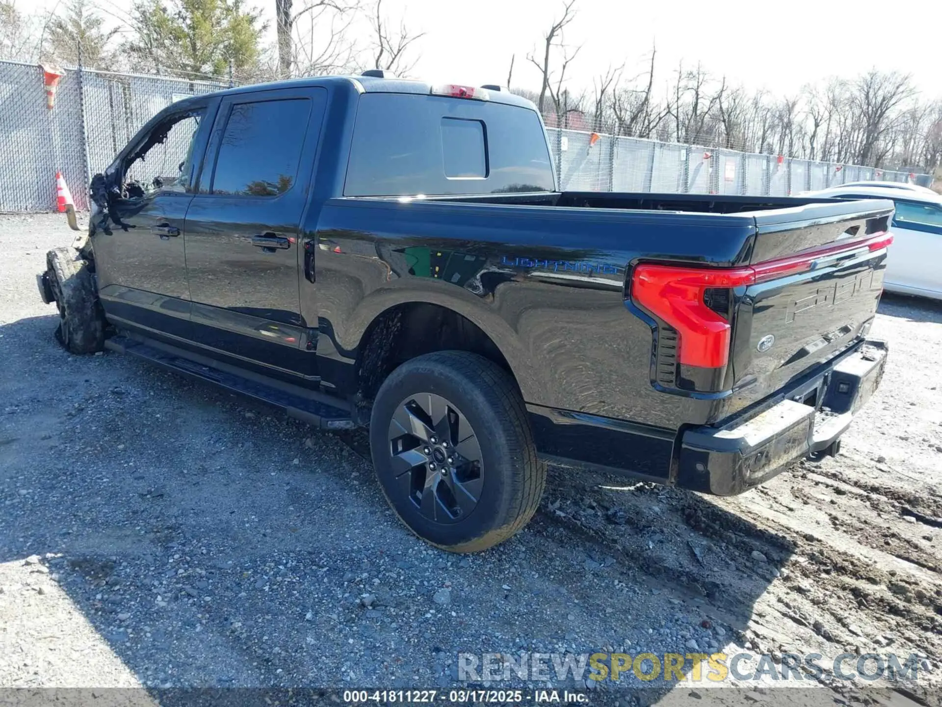 3 Photograph of a damaged car 1FT6W1EV8NWG13457 FORD F-150 LIGHTNING 2022