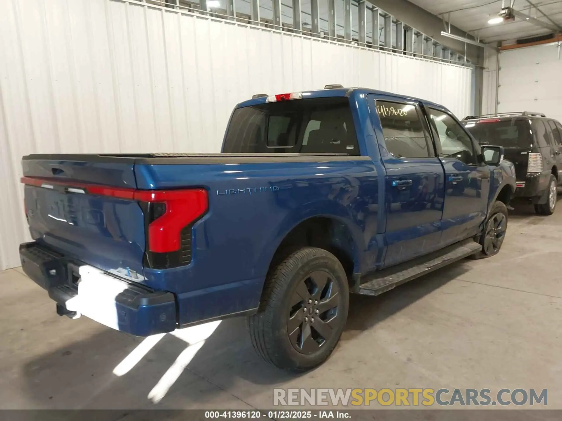 4 Фотография поврежденного автомобиля 1FTVW1EL7NWG15923 FORD F-150 LIGHTNING 2022