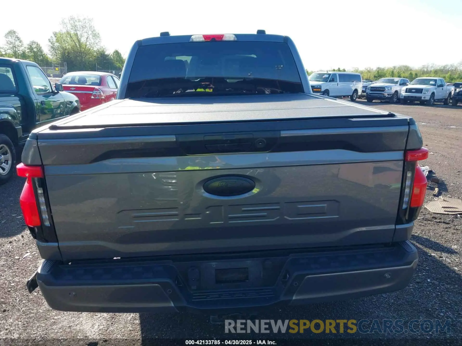 17 Photograph of a damaged car 1FTVW1EL8NWG02095 FORD F-150 LIGHTNING 2022