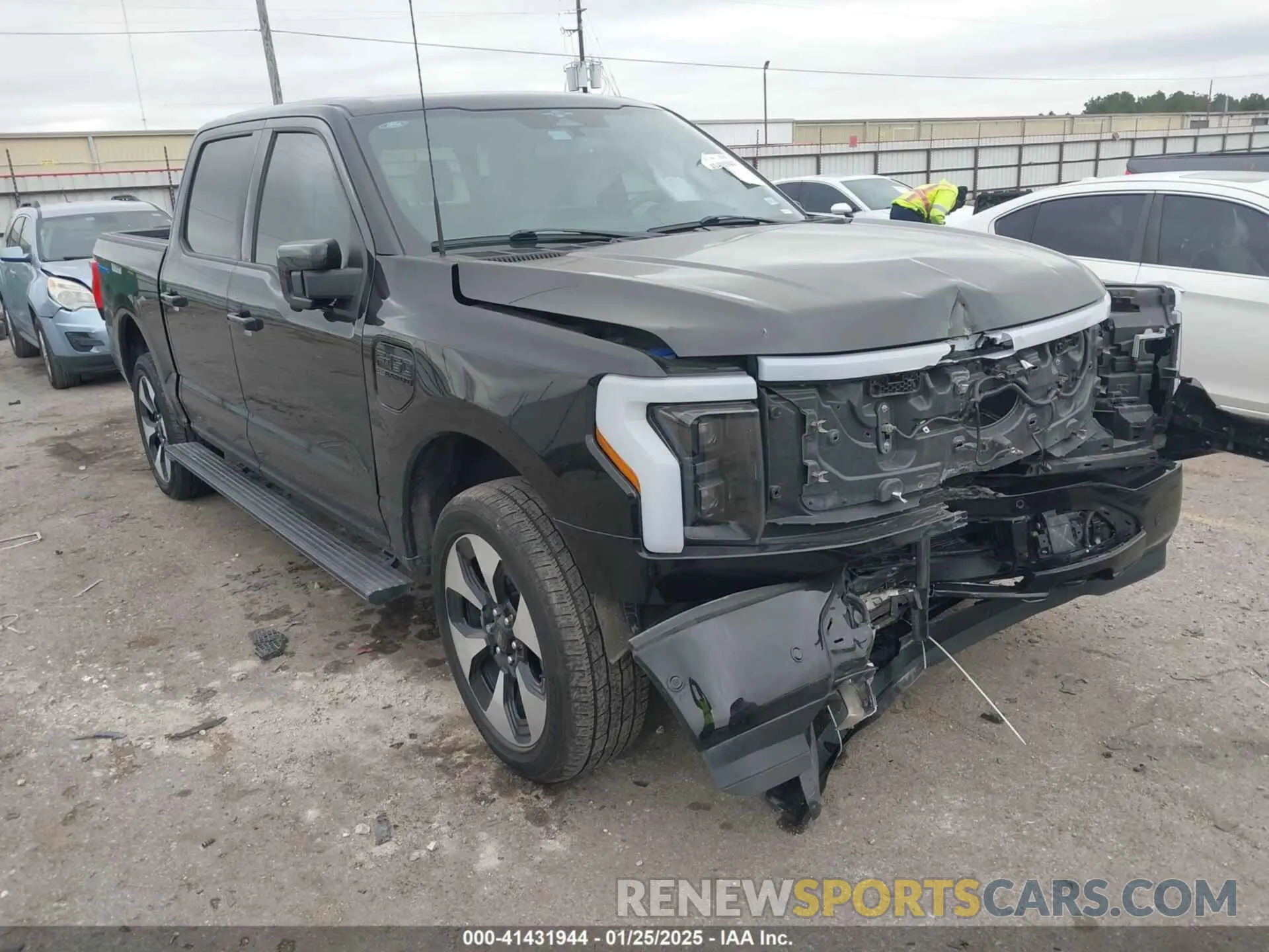 1 Фотография поврежденного автомобиля 1FT6W1EV0PWG16176 FORD F-150 LIGHTNING 2023