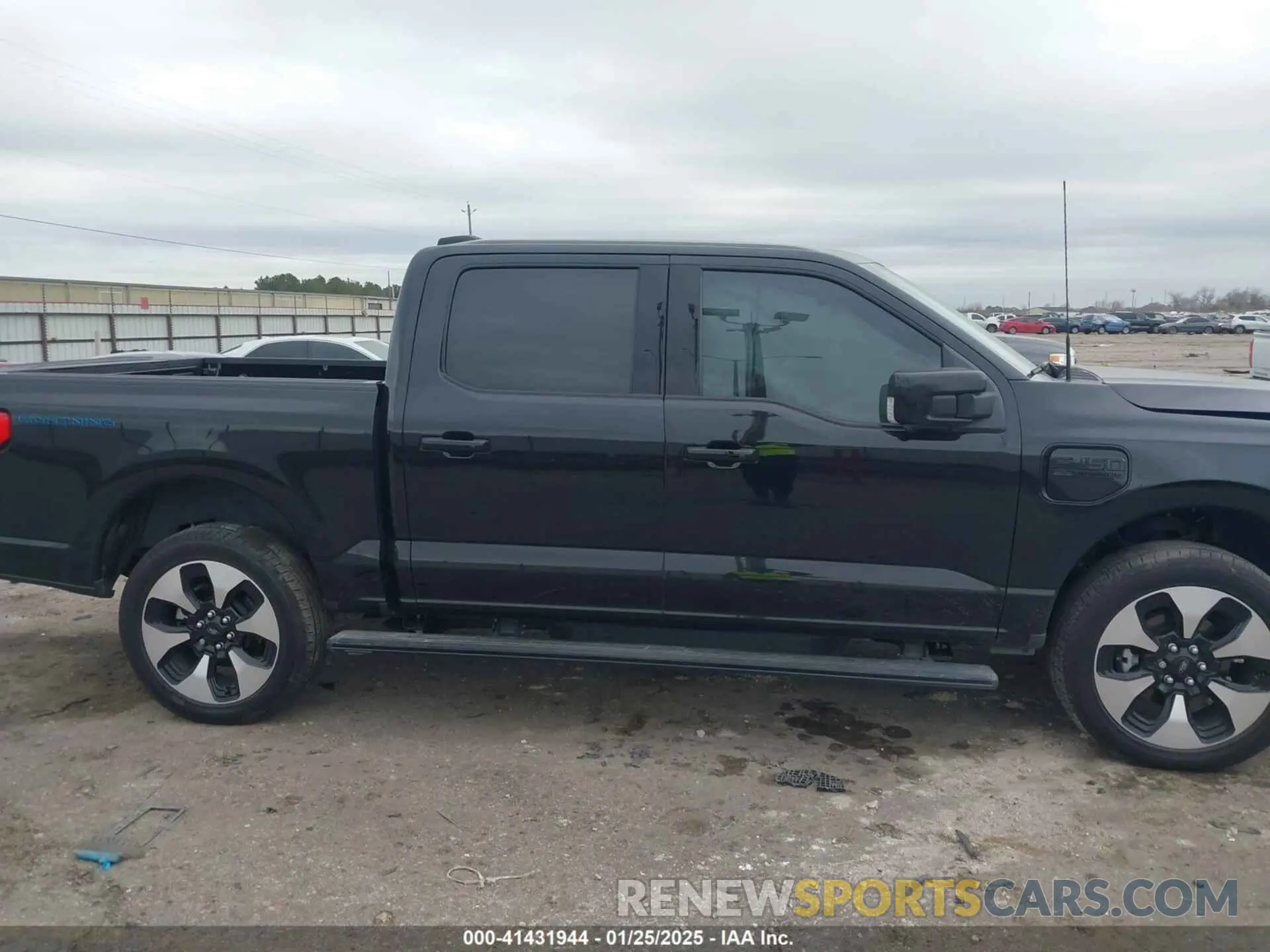 12 Фотография поврежденного автомобиля 1FT6W1EV0PWG16176 FORD F-150 LIGHTNING 2023