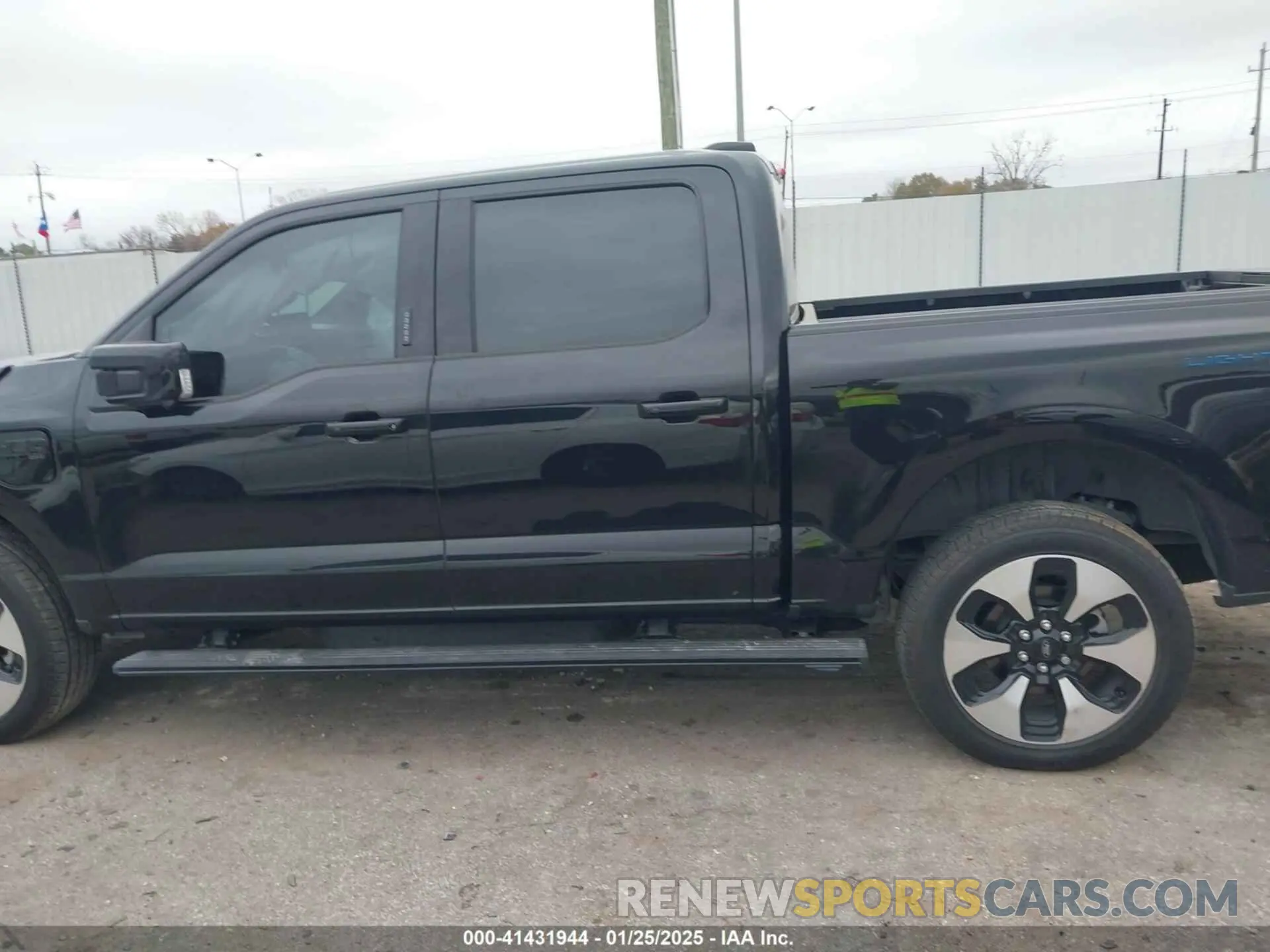 13 Фотография поврежденного автомобиля 1FT6W1EV0PWG16176 FORD F-150 LIGHTNING 2023